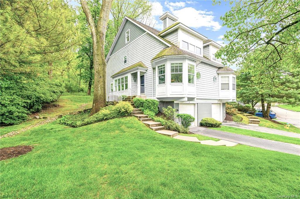 Ossining, NY 10562,8 Pond View LN