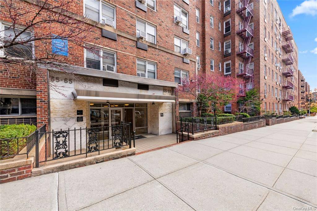 Queens, NY 11374,65-65 Wetherole St #6N