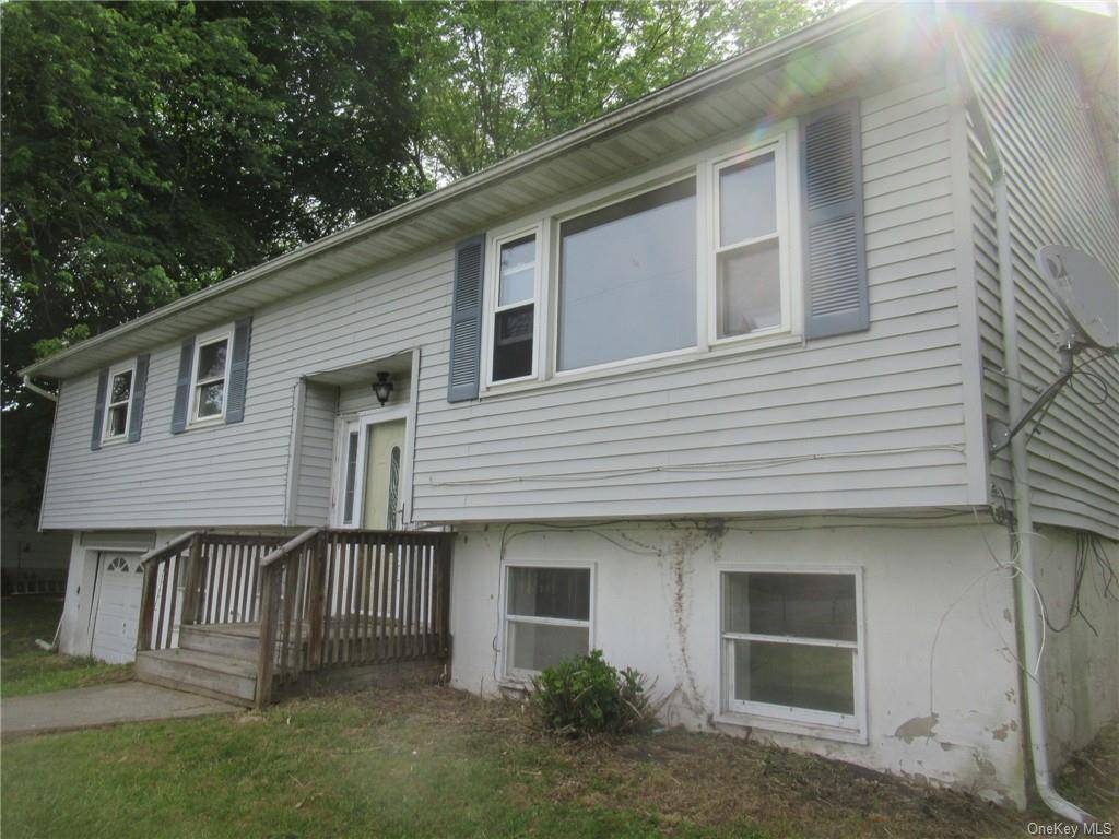 Wallkill, NY 12589,208 Valley View DR