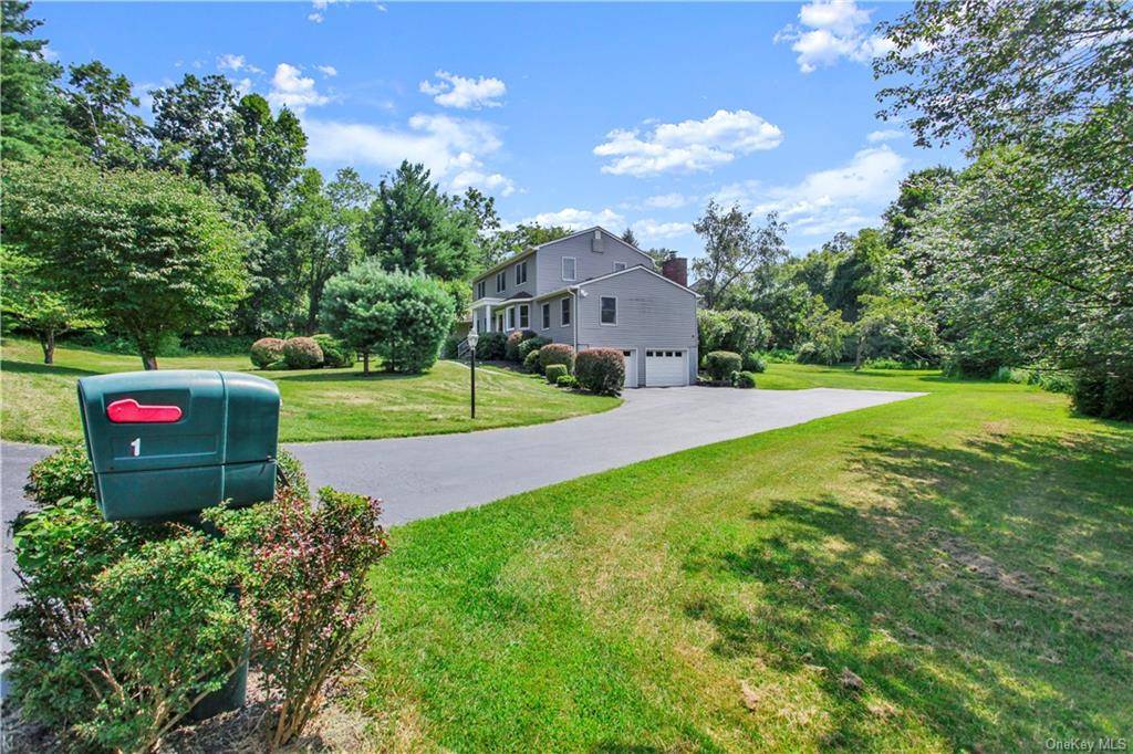 Cortlandt Manor, NY 10567,1 Aida LN