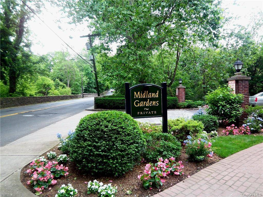 Bronxville, NY 10708,9 Midland Gardens #4D