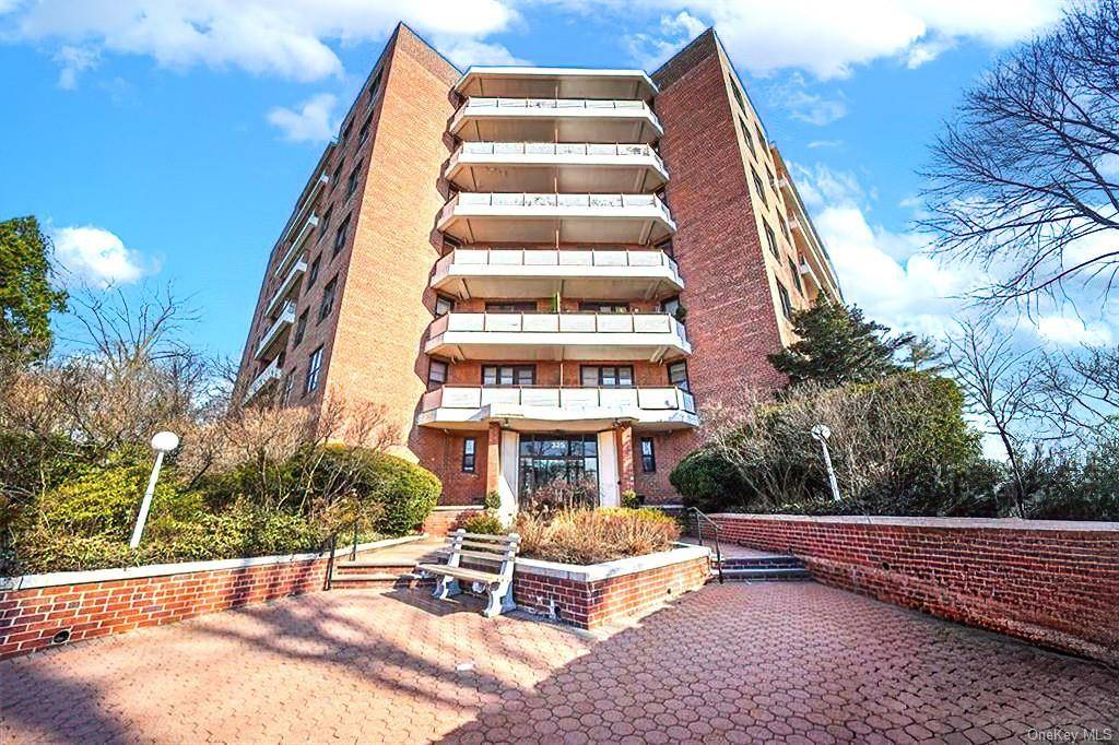 Port Chester, NY 10573,325 King ST #4F