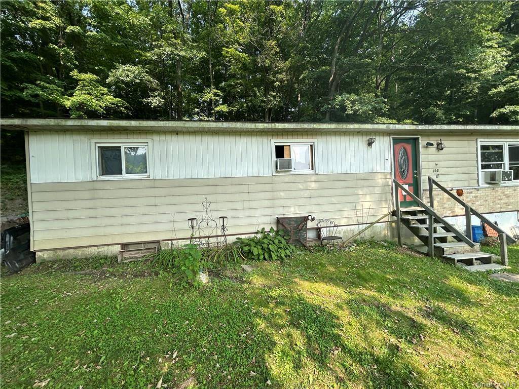 Millerton, NY 12546,152 Cooper RD