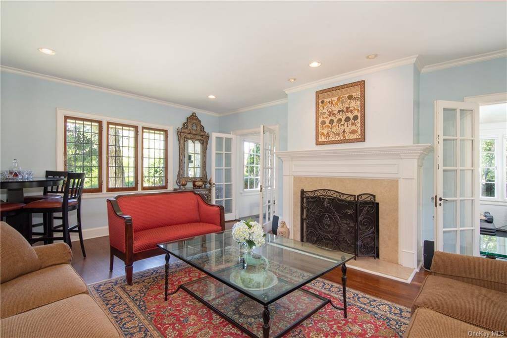 Bronxville, NY 10708,3 Merriam PL