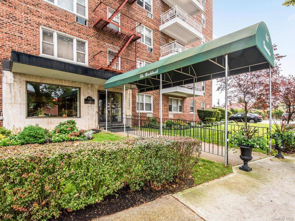 Mount Vernon, NY 10552,415 Gramatan AVE #6A