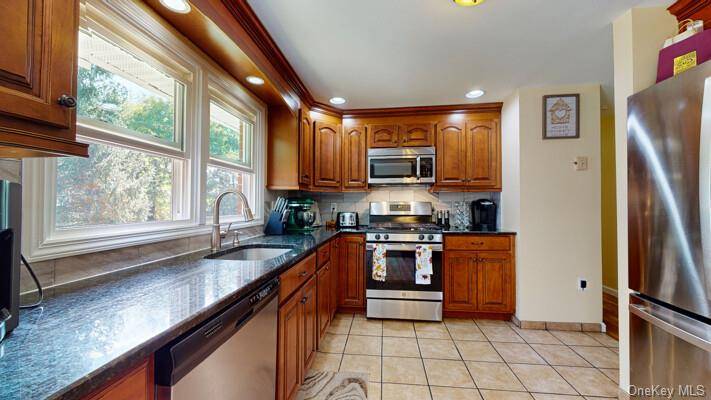 Walden, NY 12586,38 Tassielli DR