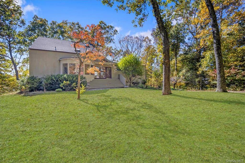 Pound Ridge, NY 10576,11 Winterbottom LN