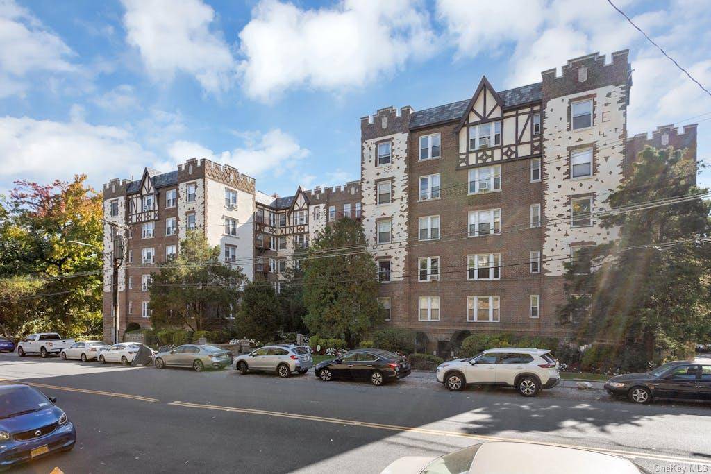 Bronxville, NY 10708,1468 Midland AVE #3H