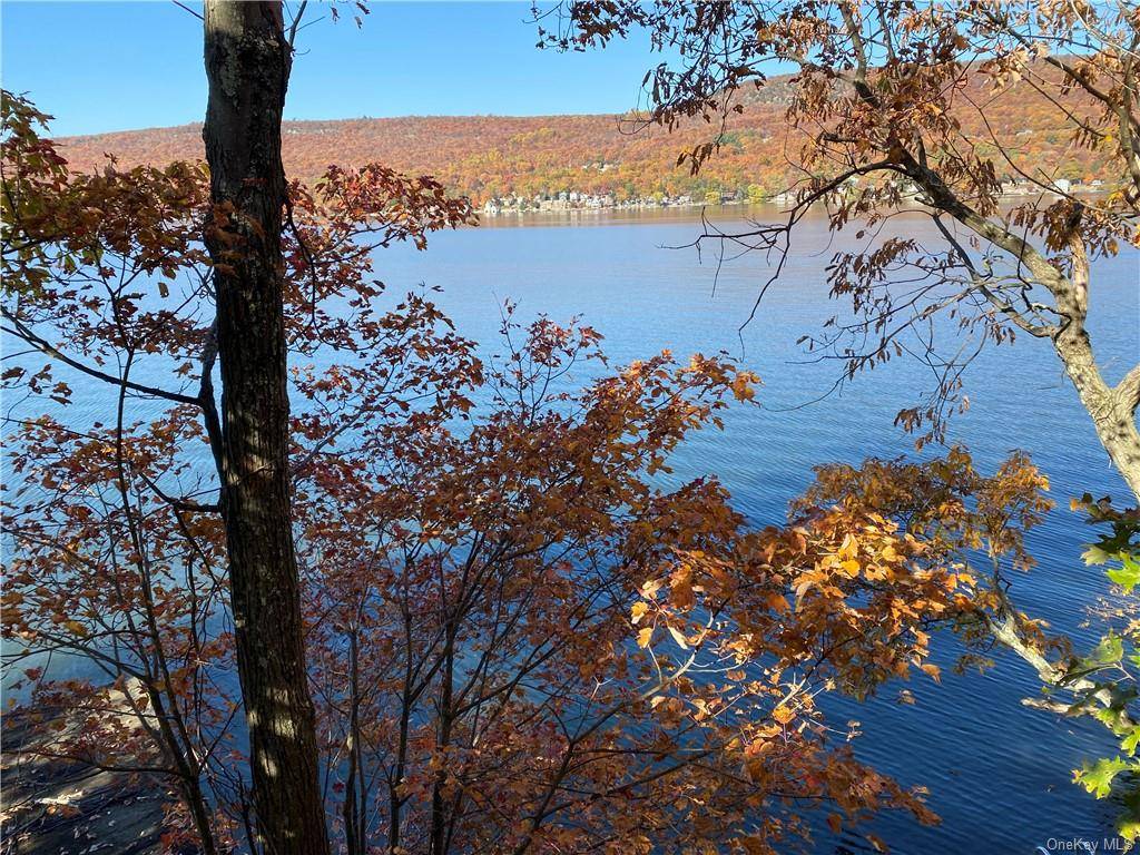 Greenwood Lake, NY 10925,77 Woods RD