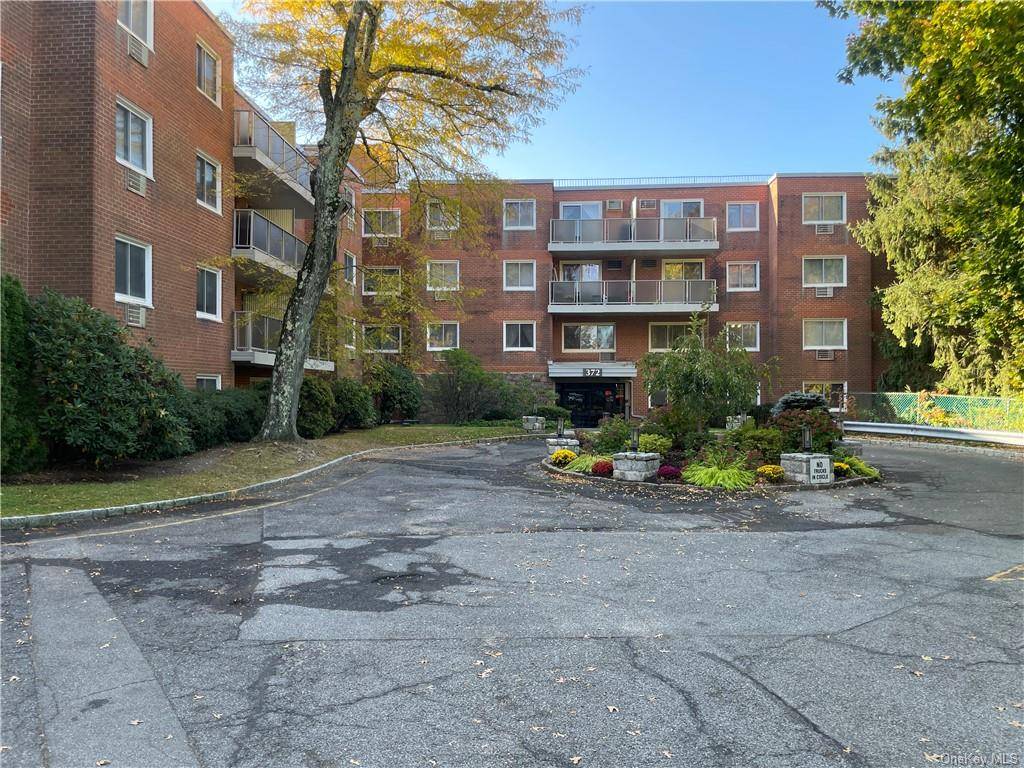 Scarsdale, NY 10583,372 Central Park AVE #2P