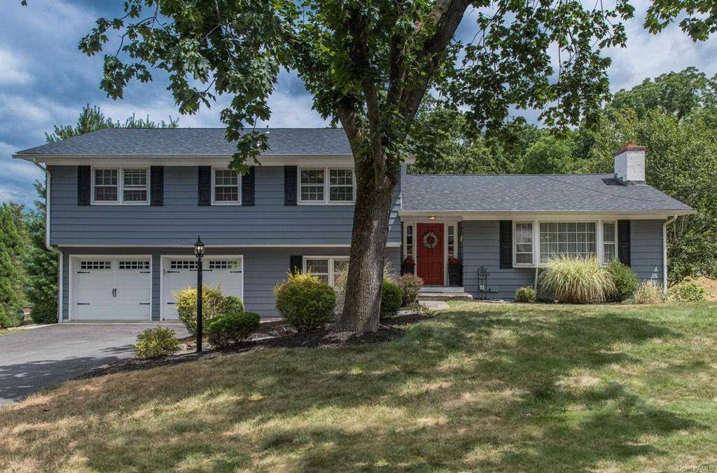 Poughkeepsie, NY 12603,33 Slate Hill DR