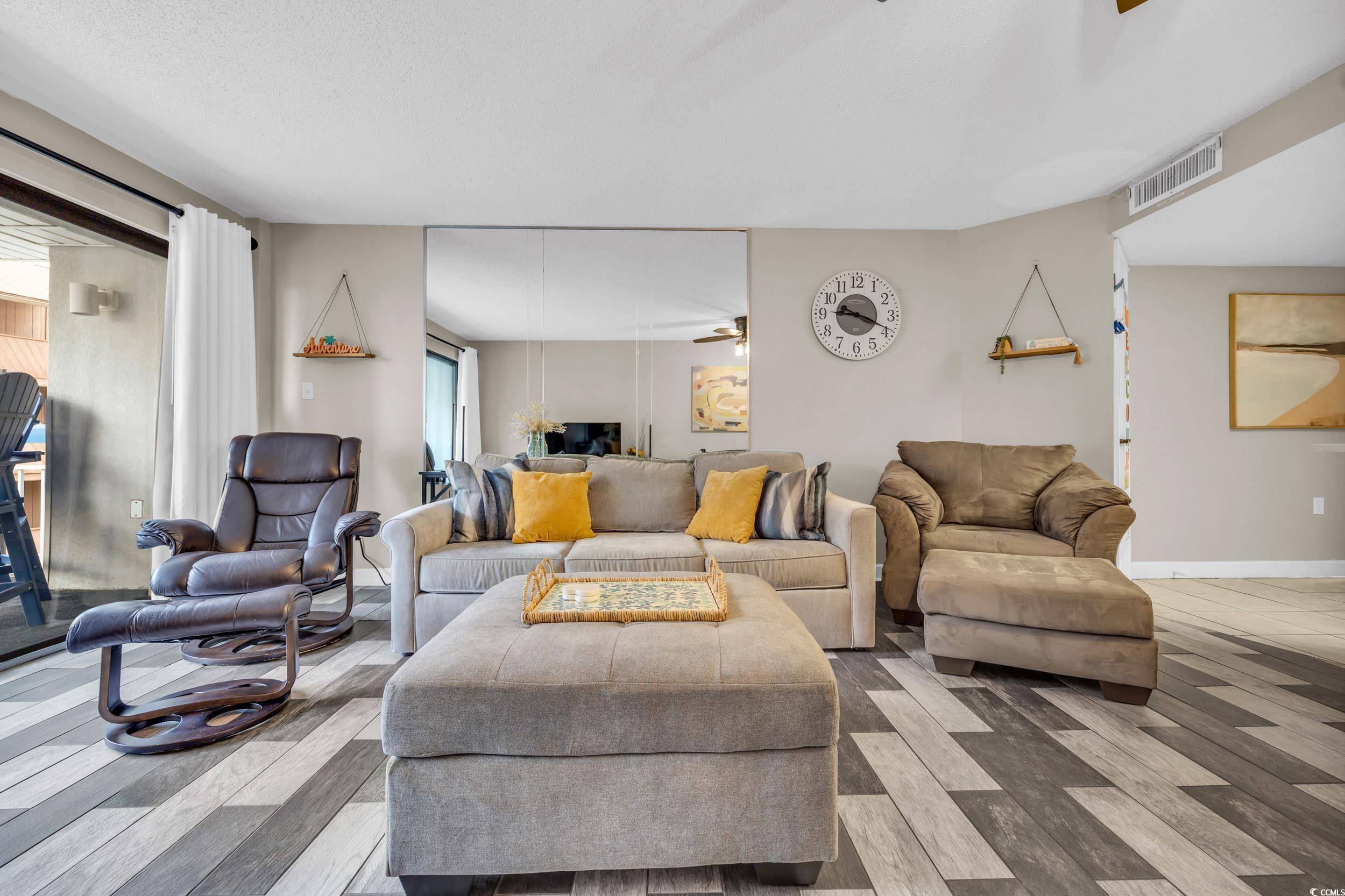 Myrtle Beach, SC 29577,5511 N Ocean Blvd. #203
