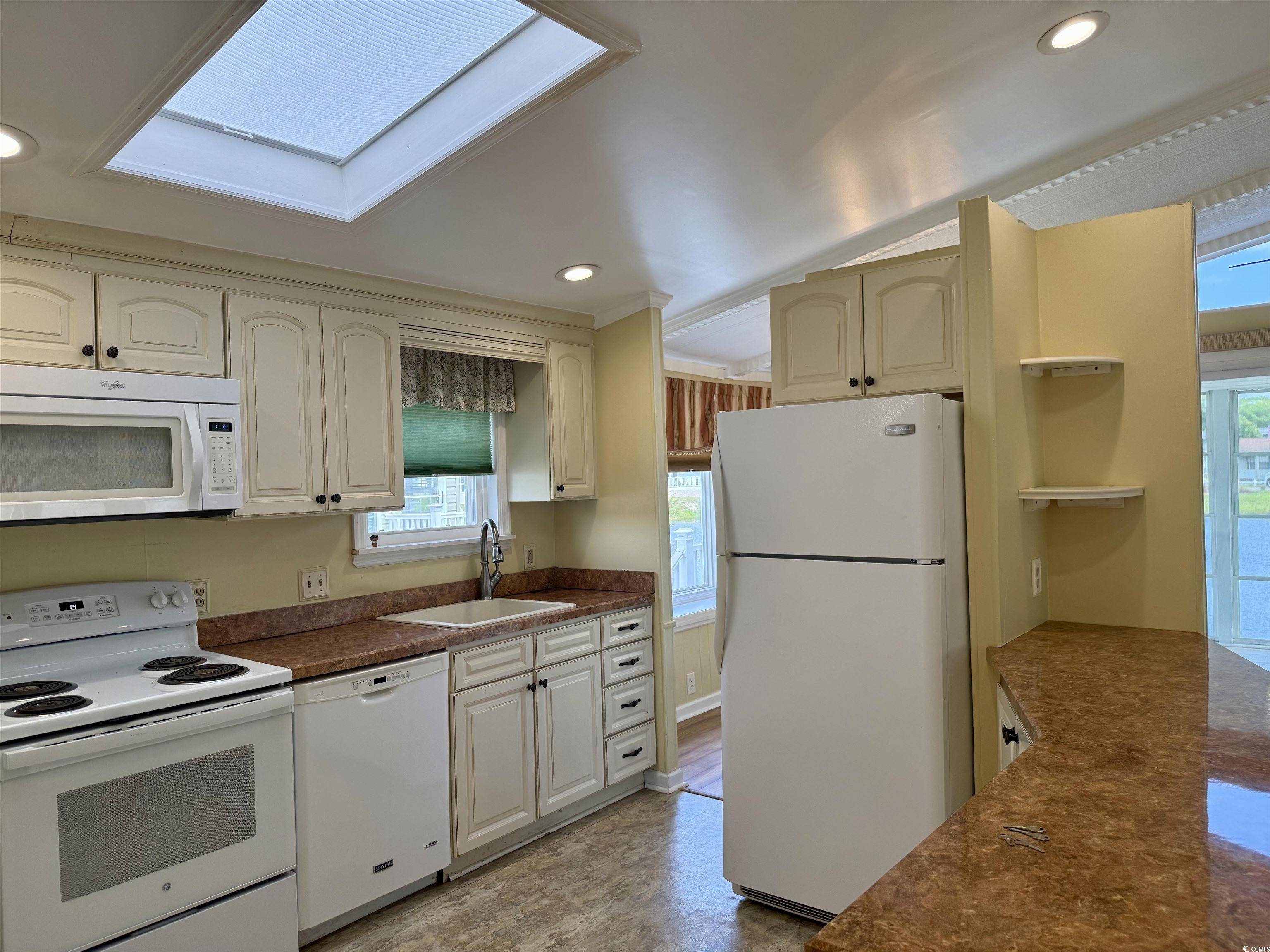 Surfside Beach, SC 29575,368 East Lake Dr.