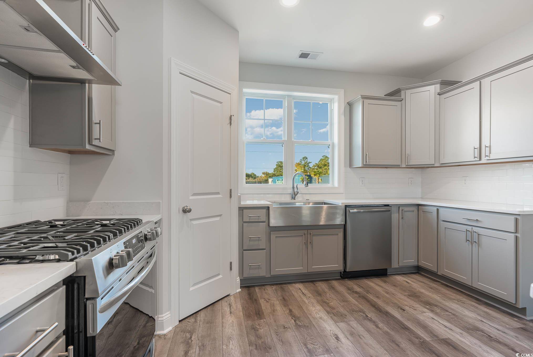 Pawleys Island, SC 29585,61 Yale Pl.