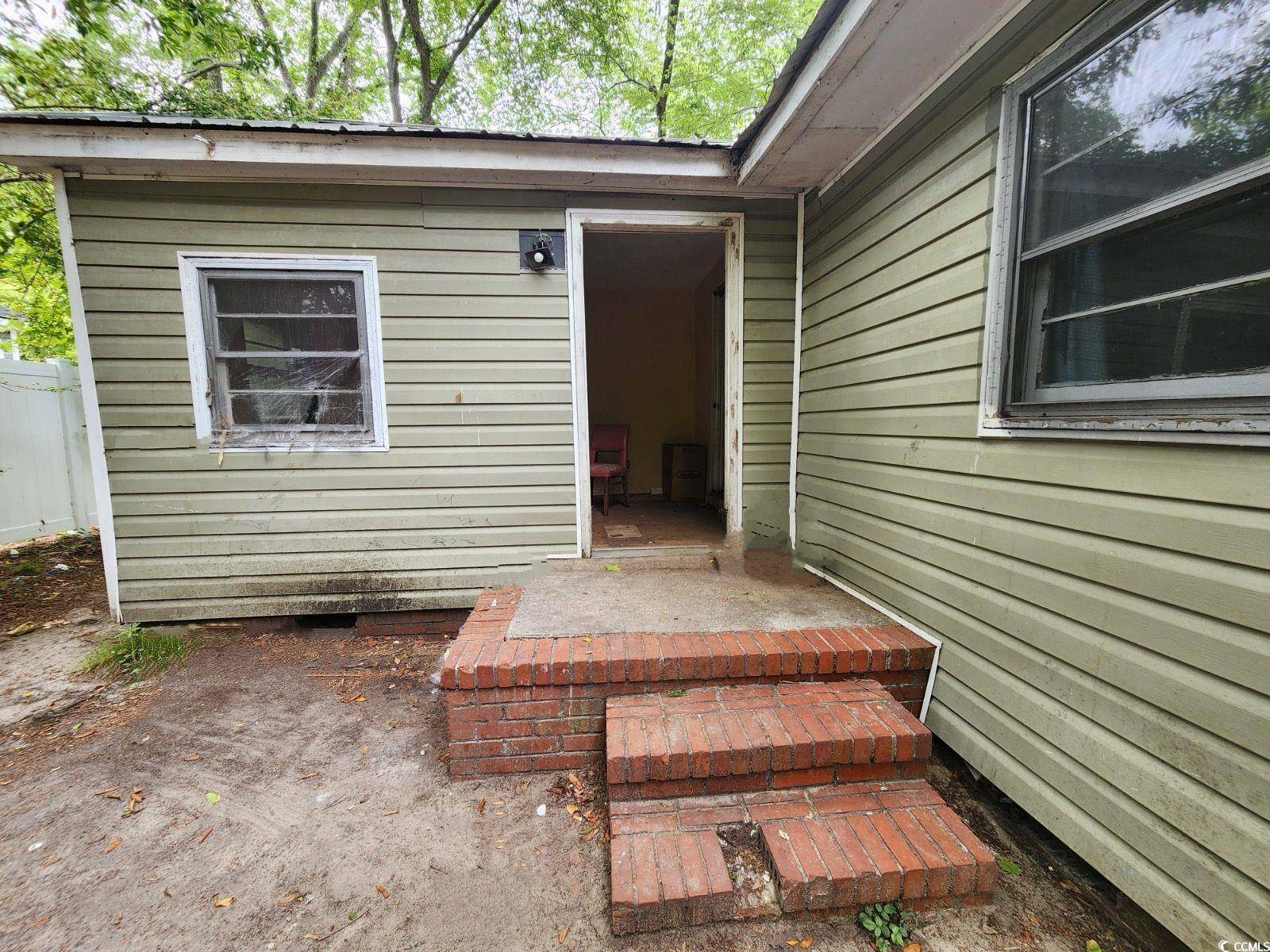 Conway, SC 29527,1744 John St.