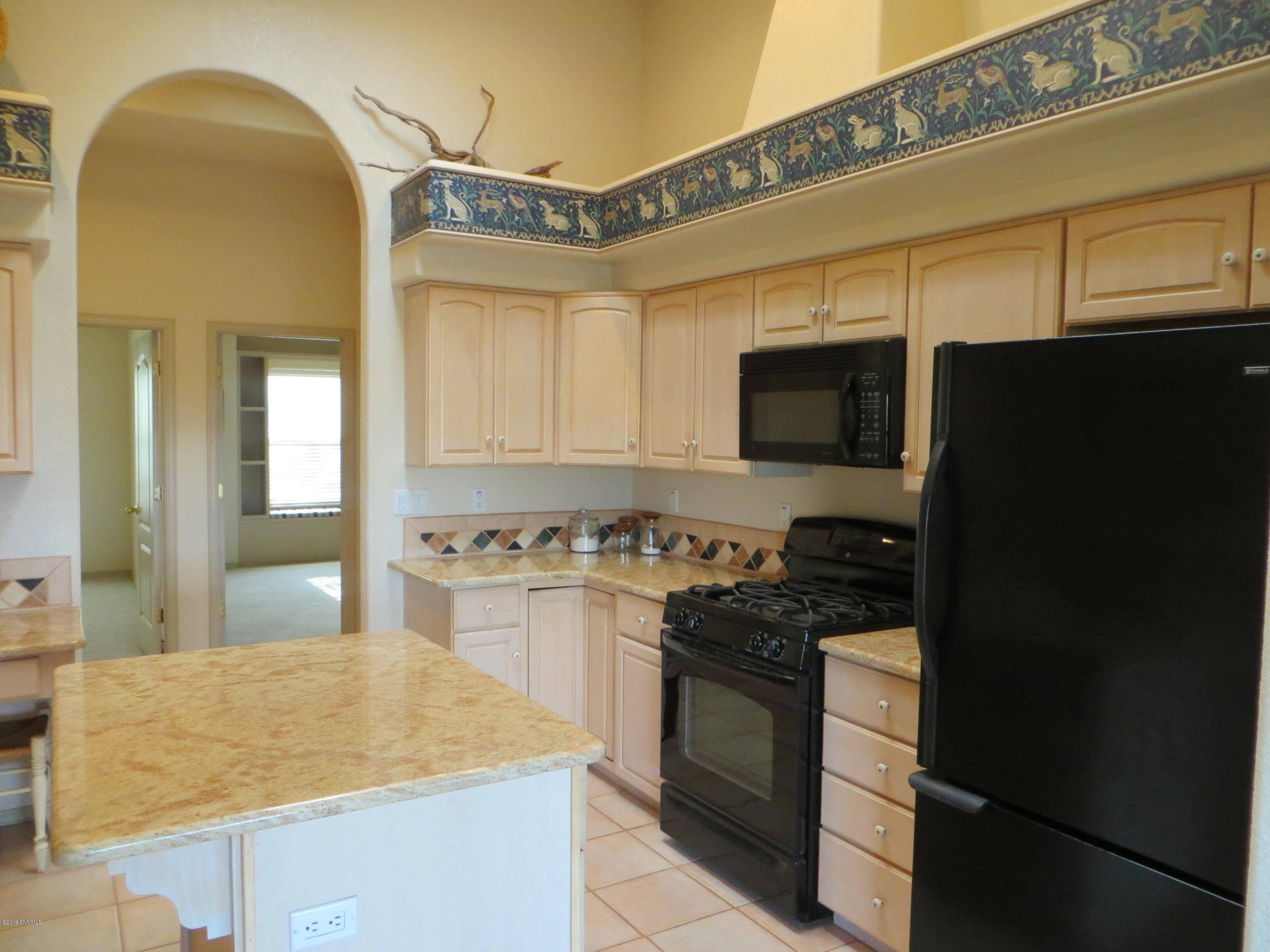 Las Cruces, NM 88007,1618 Via Norte