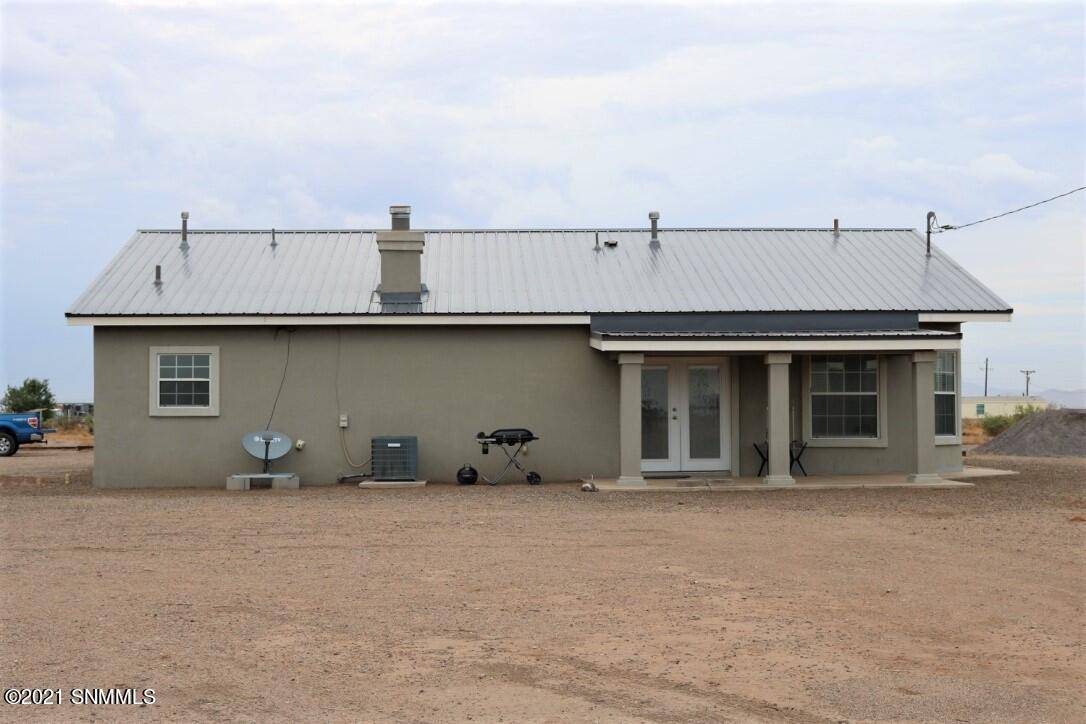 Deming, NM 88030,3670 SW Dulce RD