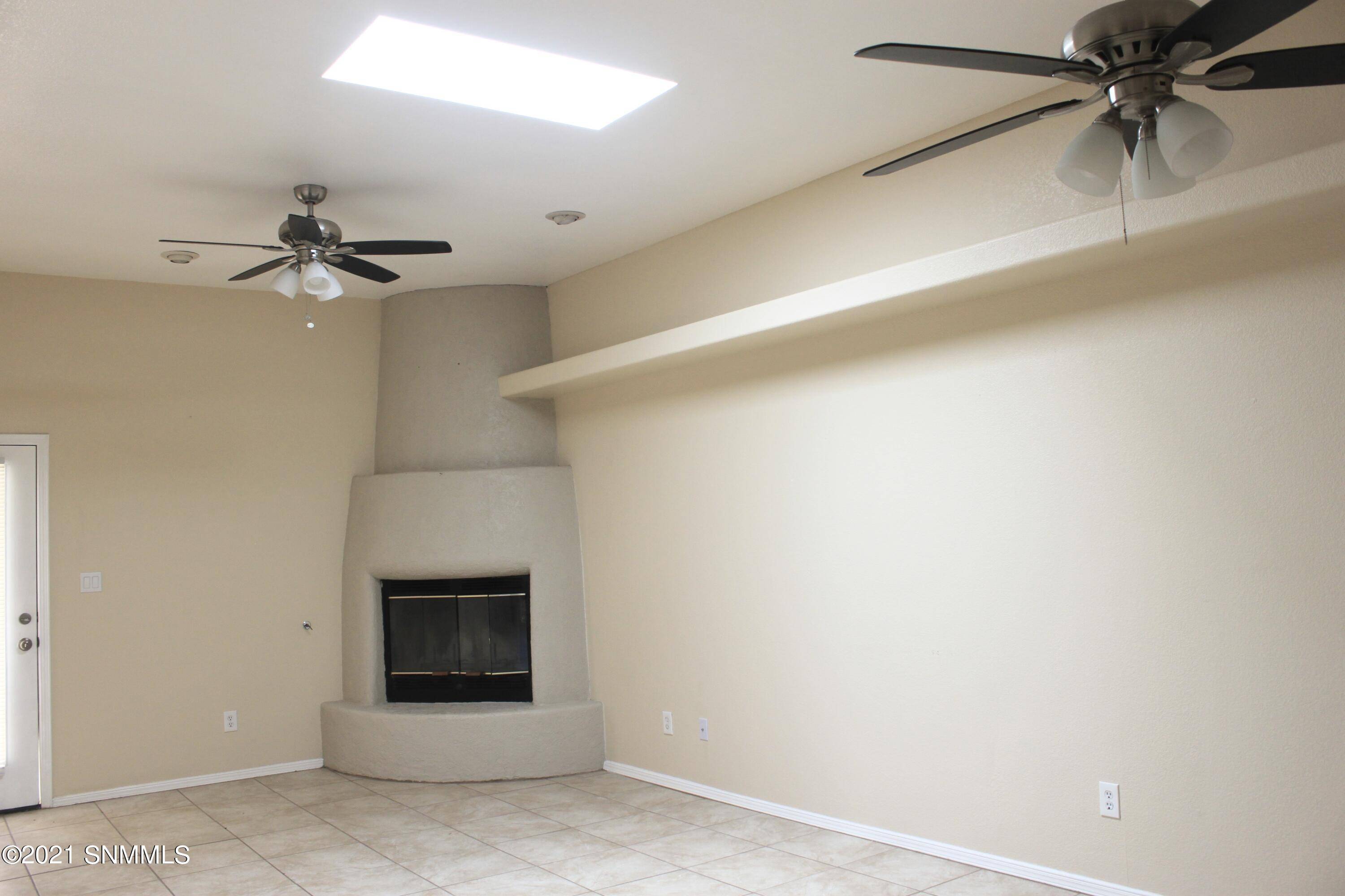 Las Cruces, NM 88005,871 Chateau DR