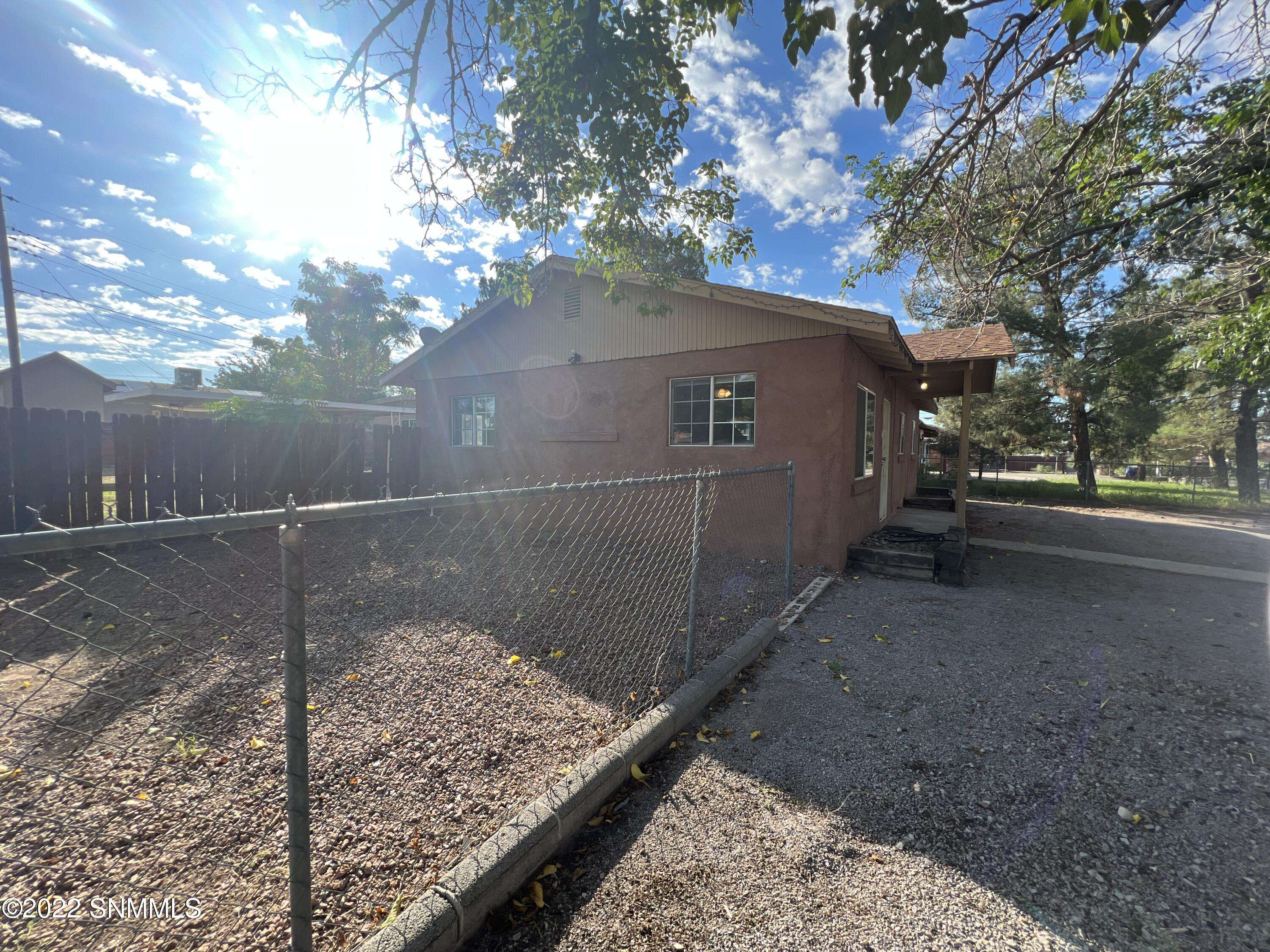 Las Cruces, NM 88001,1005 Joy LN