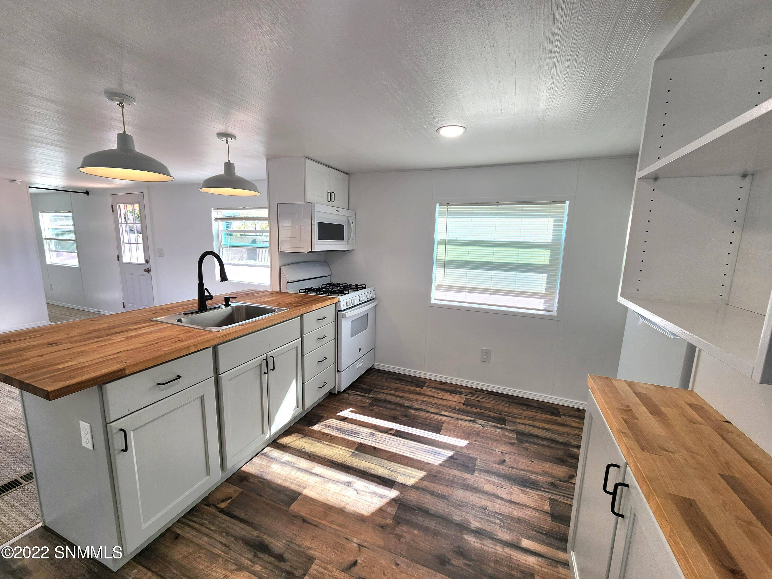 Las Cruces, NM 88012,15665 Padre La Rue ST