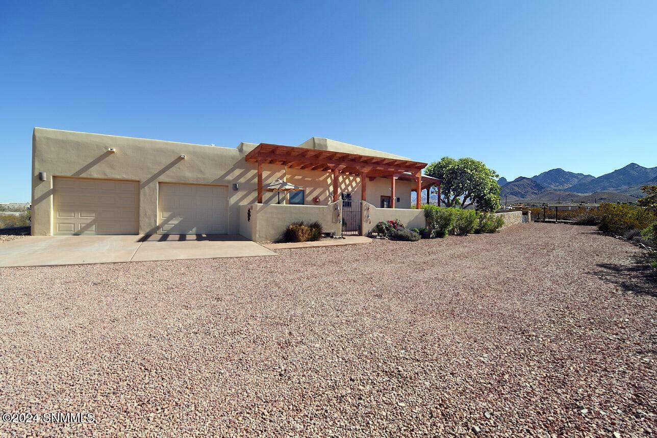 Las Cruces, NM 88011,5081 Lost Padre Mine RD