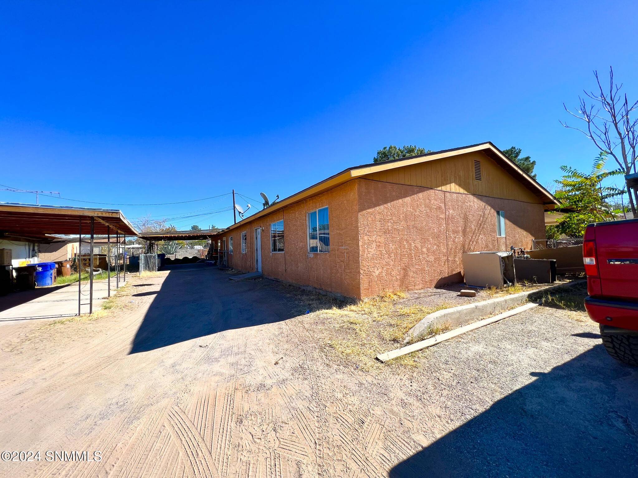 Las Cruces, NM 88001,522 Juniper AVE