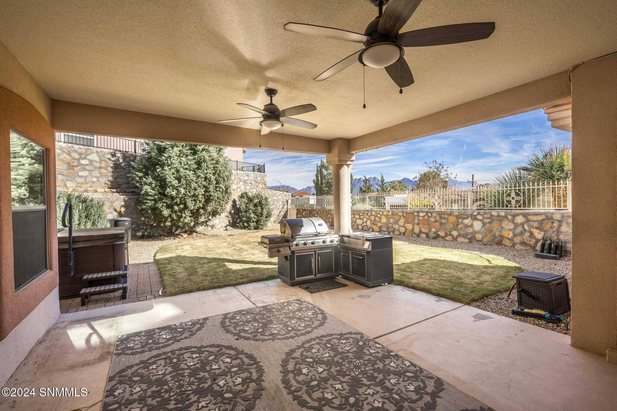 Las Cruces, NM 88011,3827 Yellowstone DR