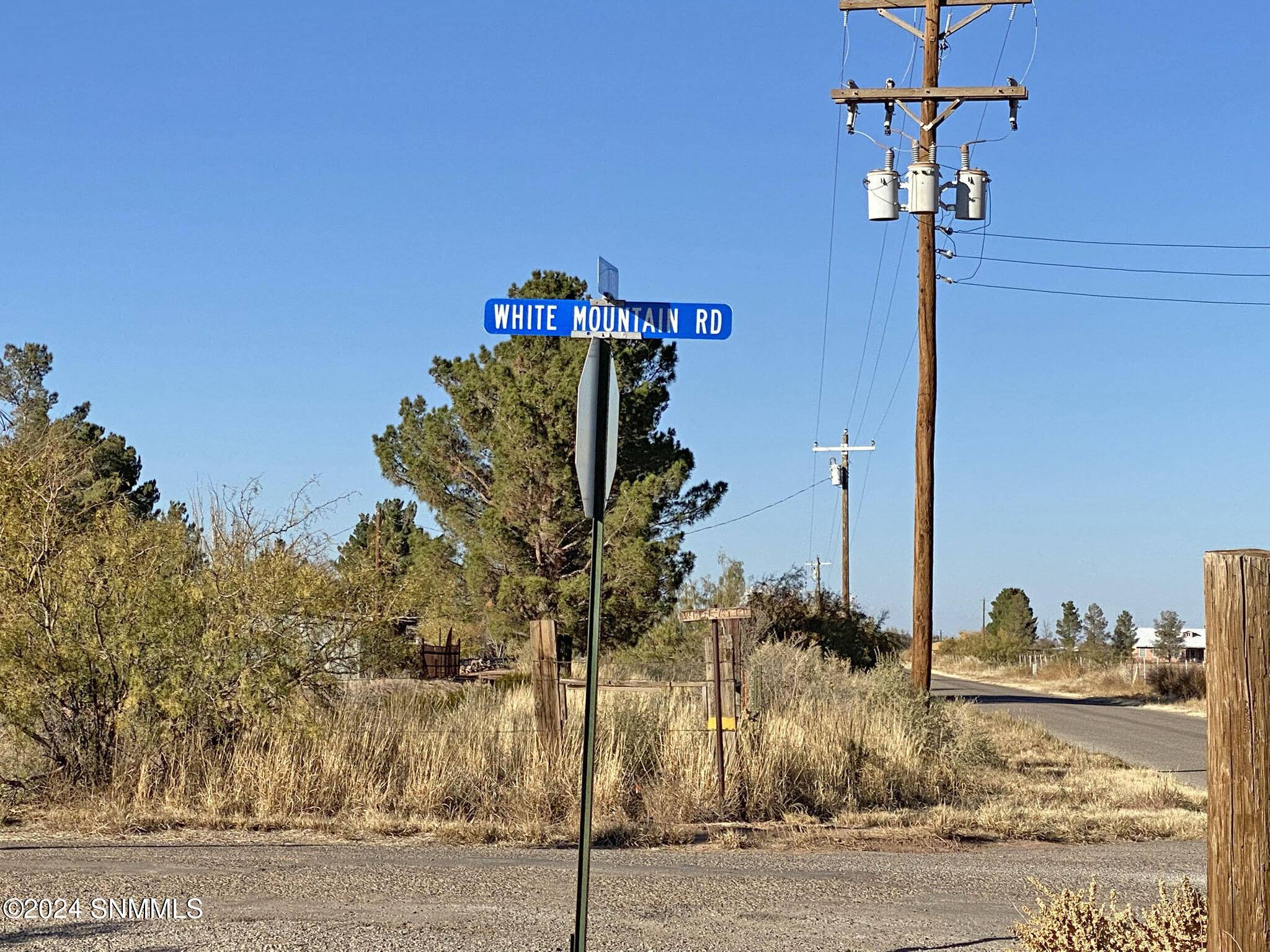 Tularosa, NM 88352,26 White Mountain RD