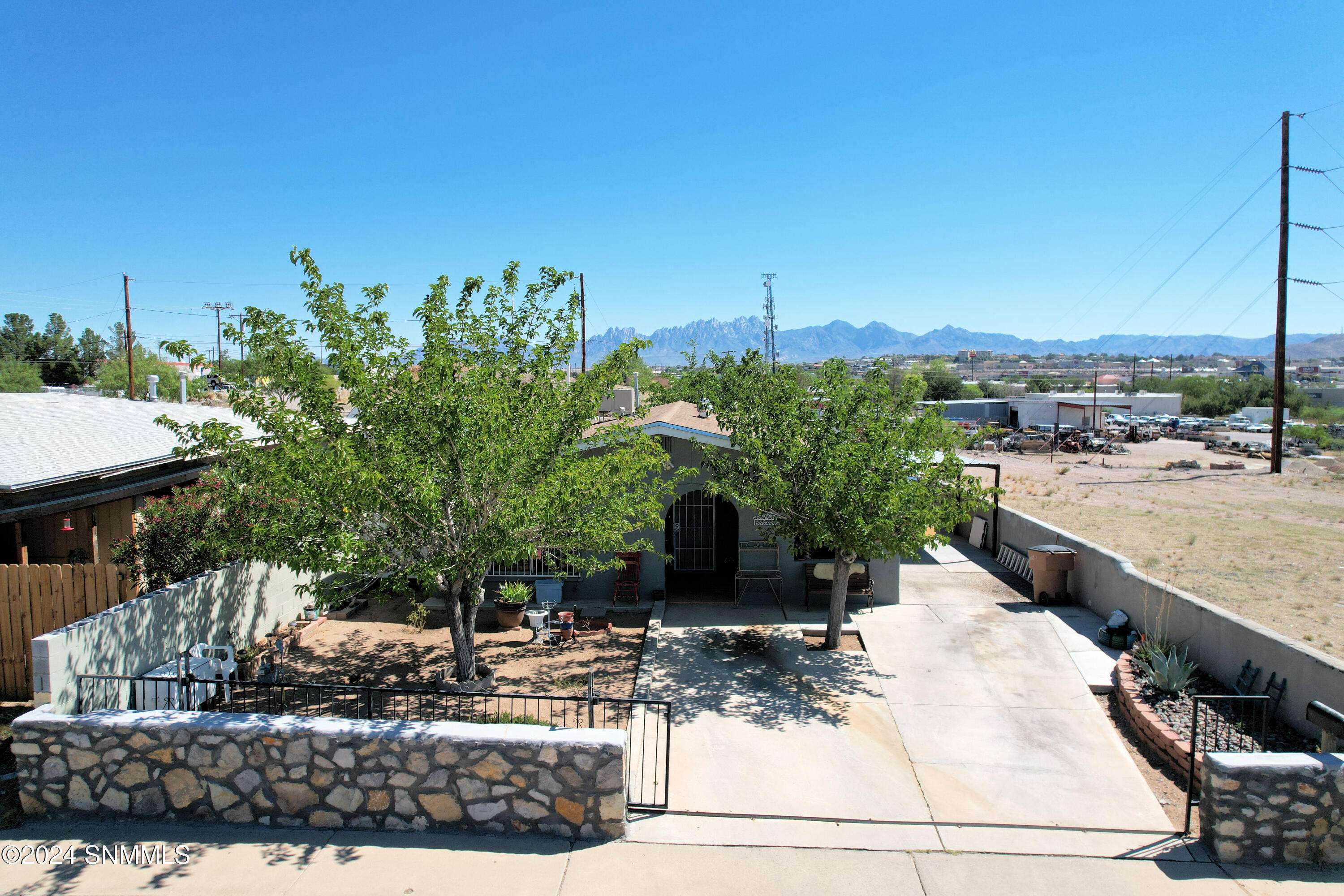 Las Cruces, NM 88001,235 Cottonwood ST