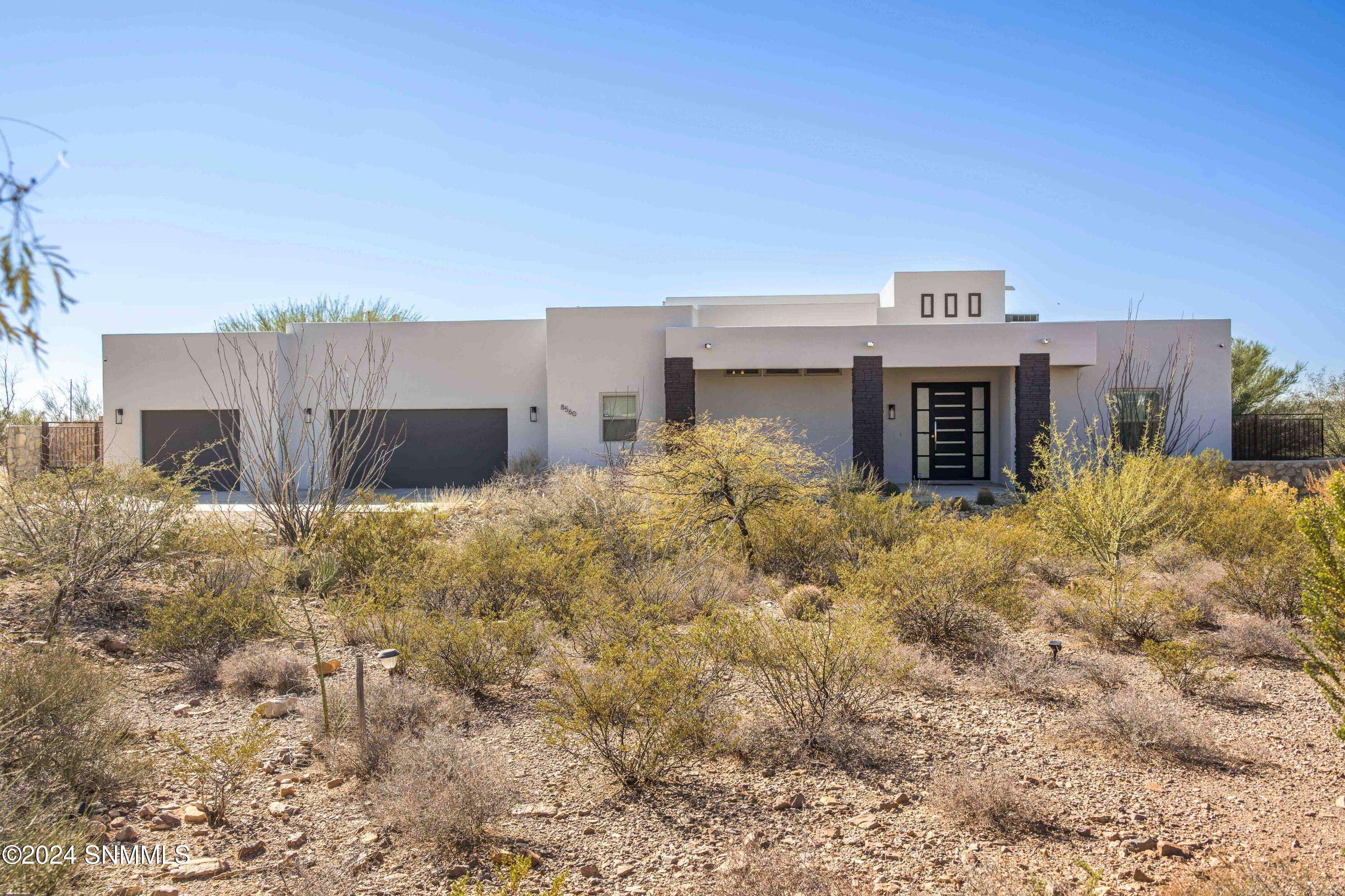 Las Cruces, NM 88011,8560 Barrel Cactus CT