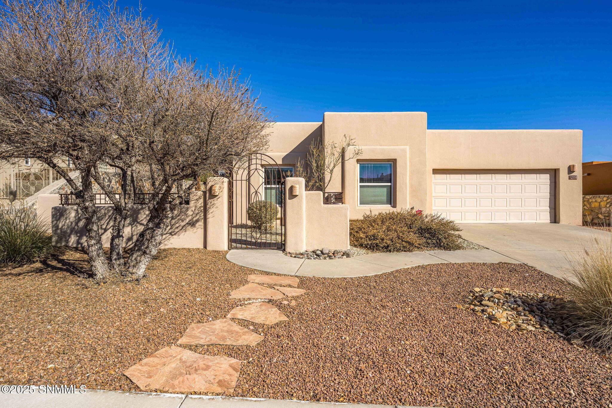 Las Cruces, NM 88011,1208 Percha Creek WAY