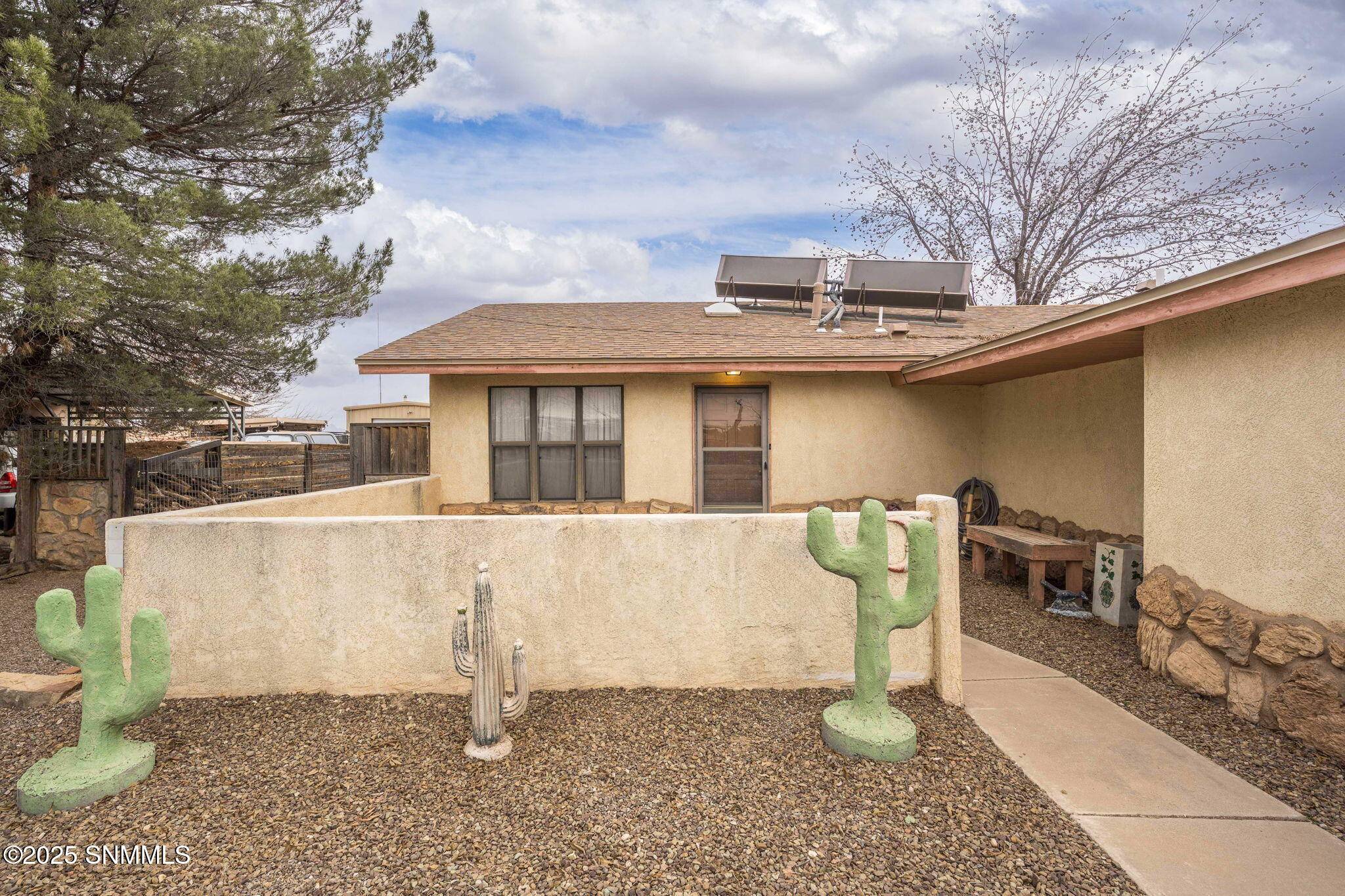 Las Cruces, NM 88007,5215 Valle Bonita DR