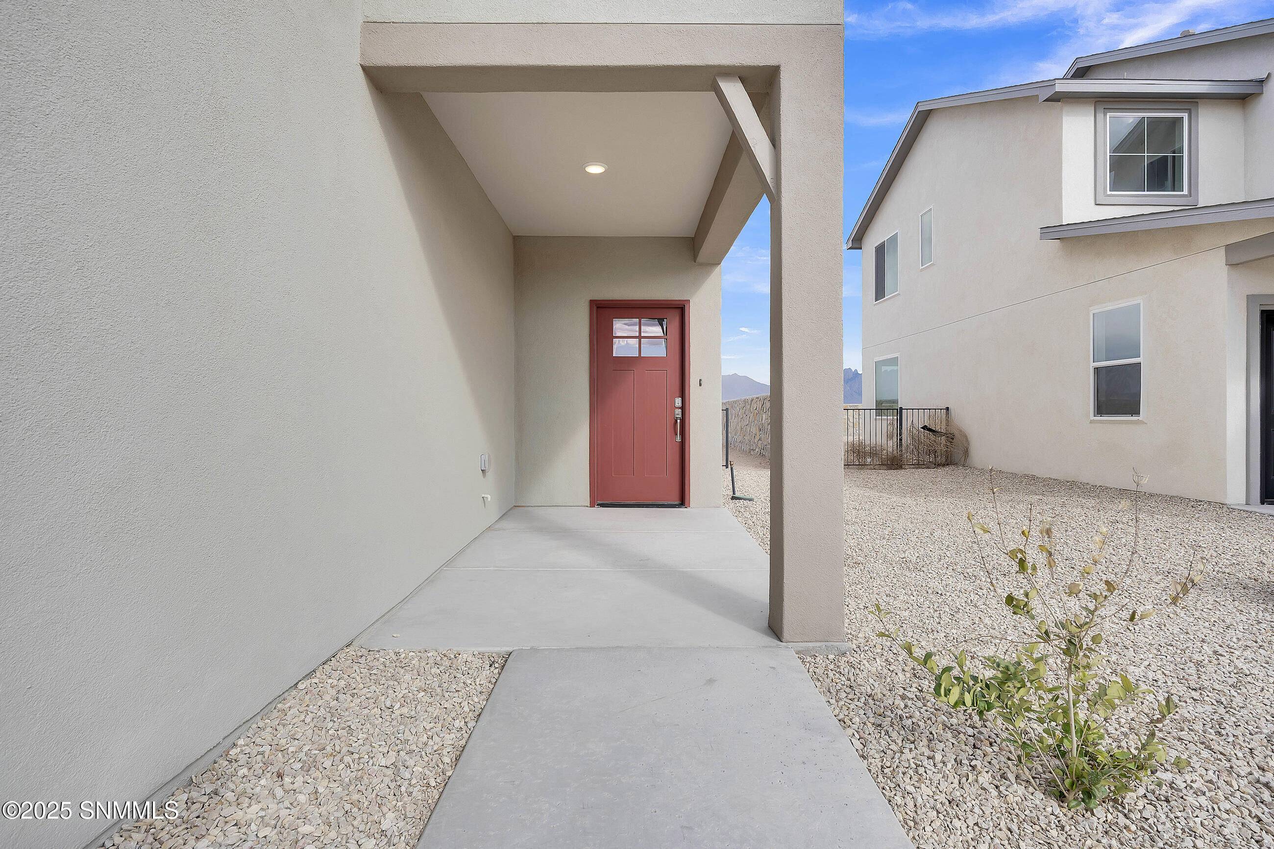 Las Cruces, NM 88012,2056 Meteor ST