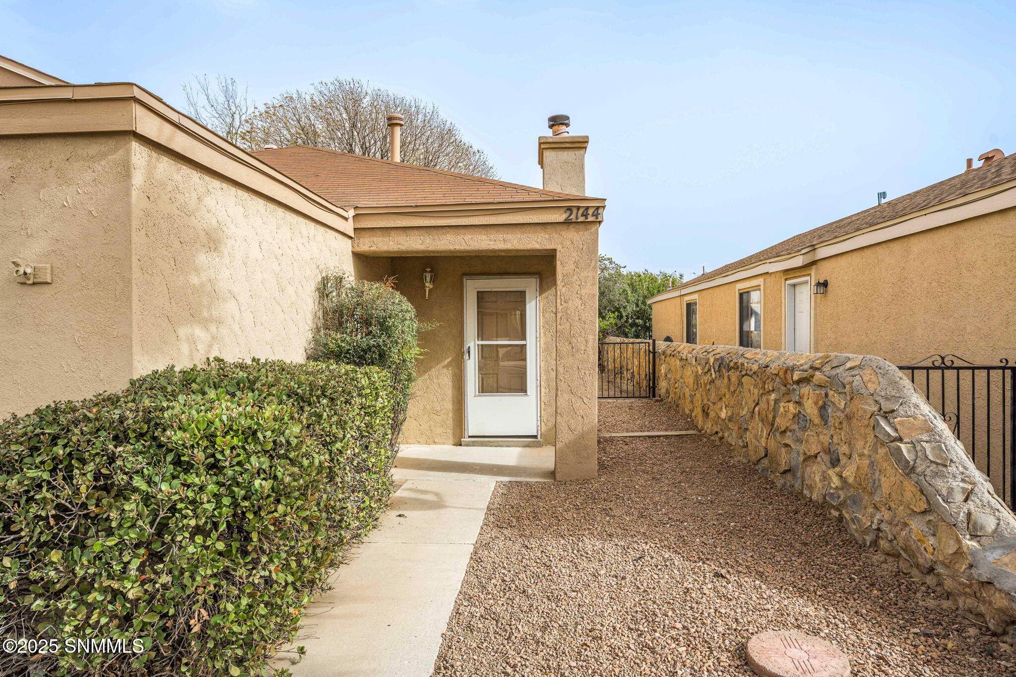 Las Cruces, NM 88011,2144 Pioneer AVE