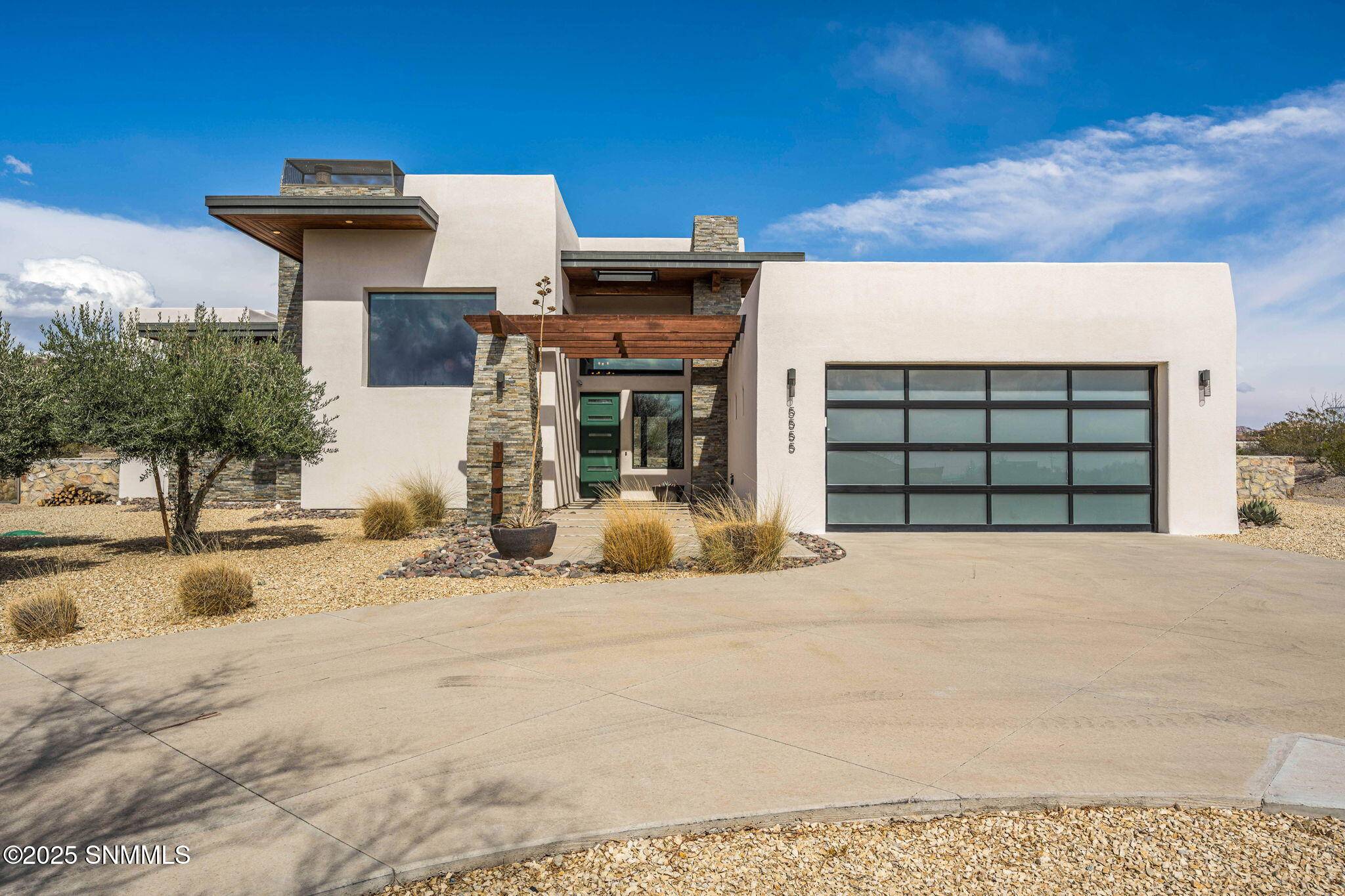 Las Cruces, NM 88011,5555 Via Segura