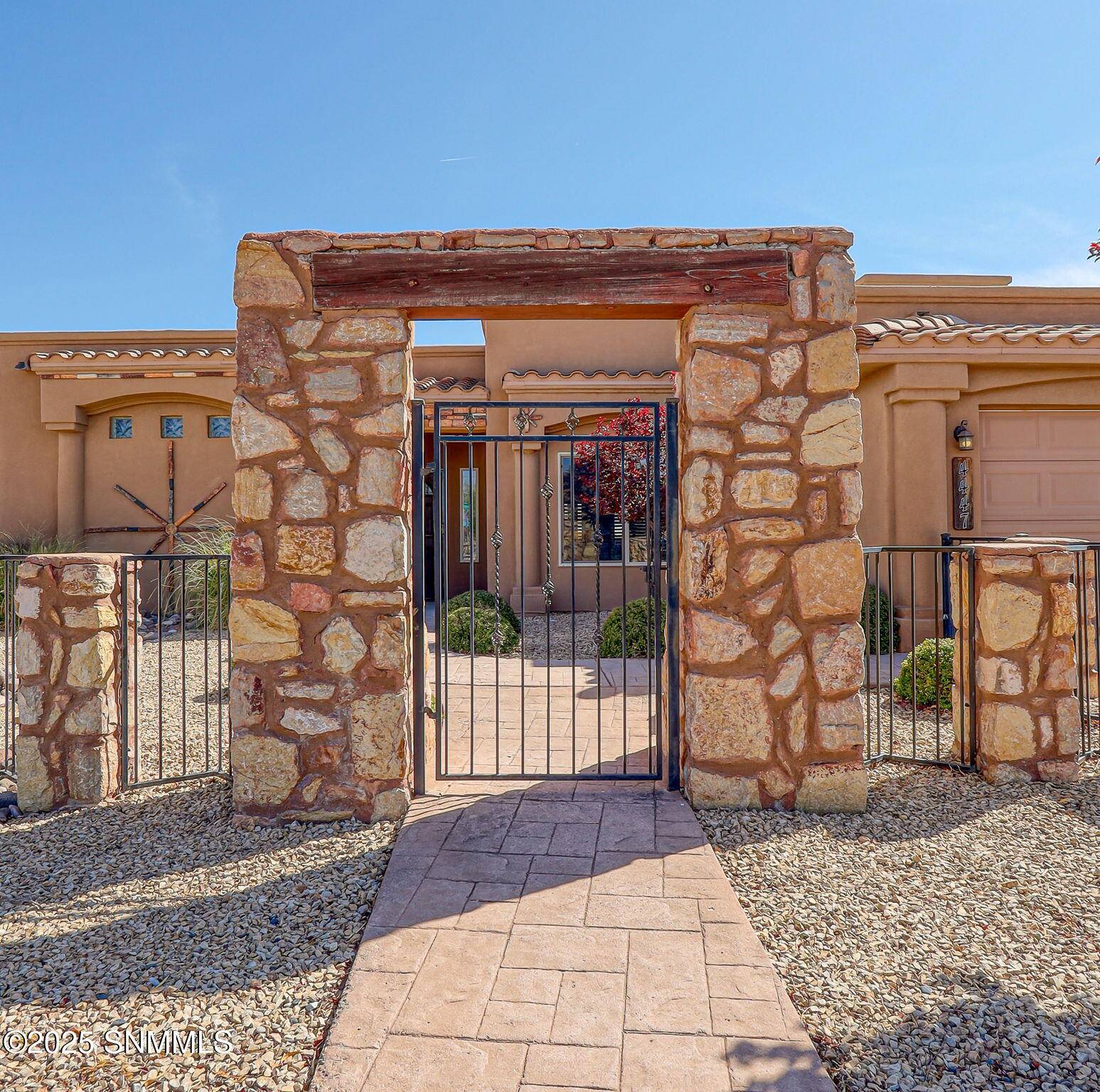 Las Cruces, NM 88011,4447 Miramar Arc