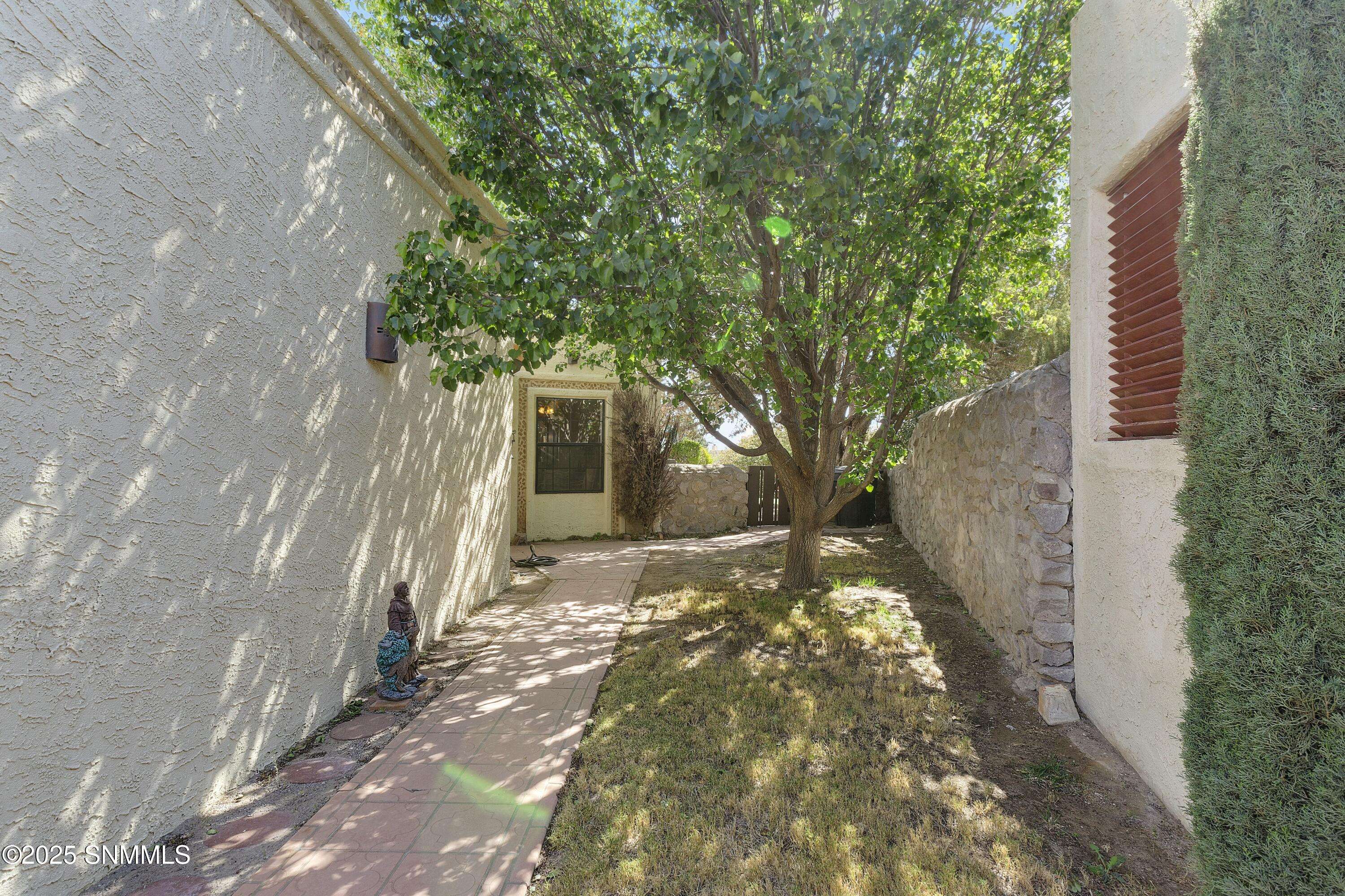 Las Cruces, NM 88005,6130 Aswan CT