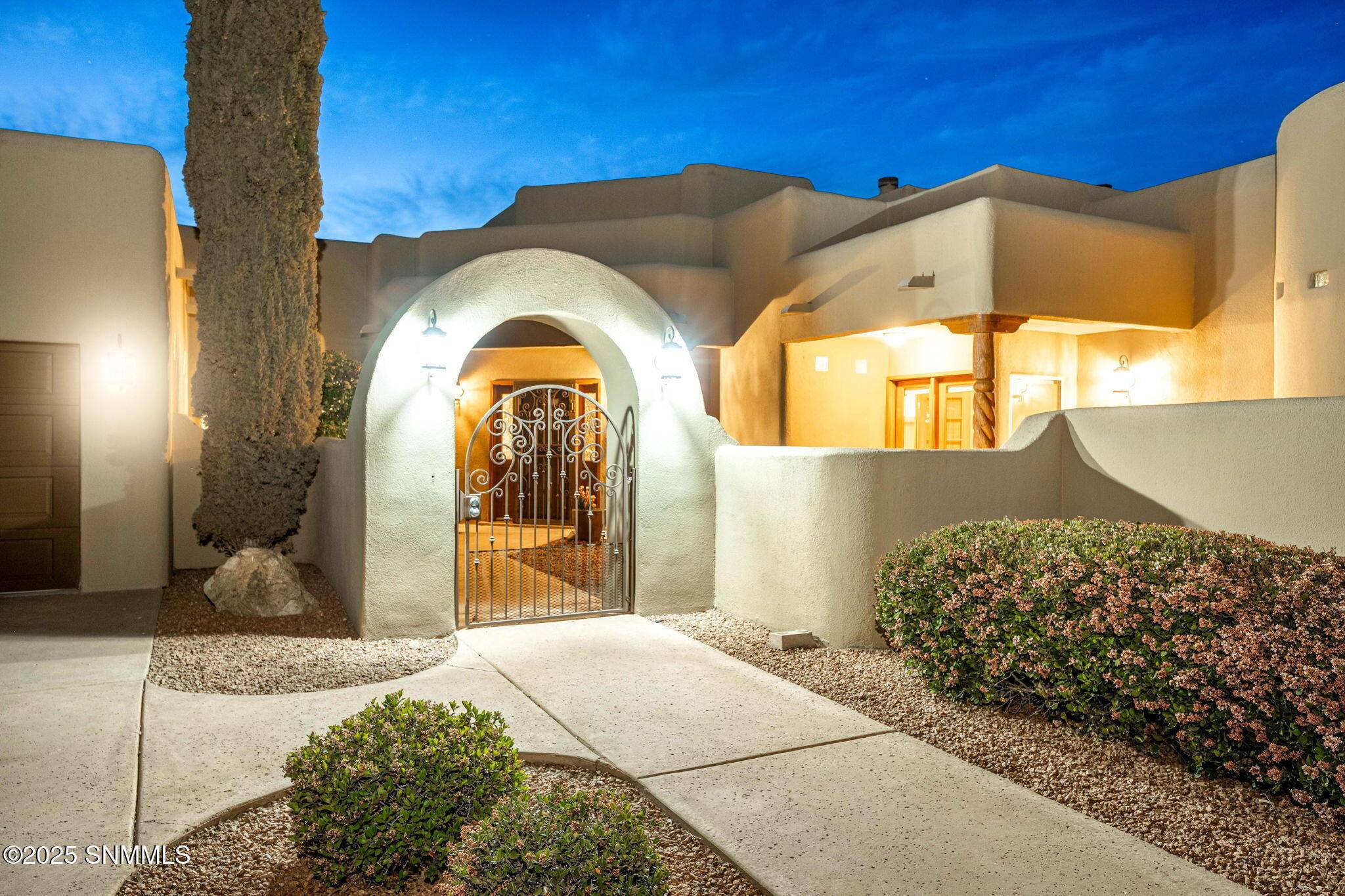 Las Cruces, NM 88011,3537 Cave Creek Manor