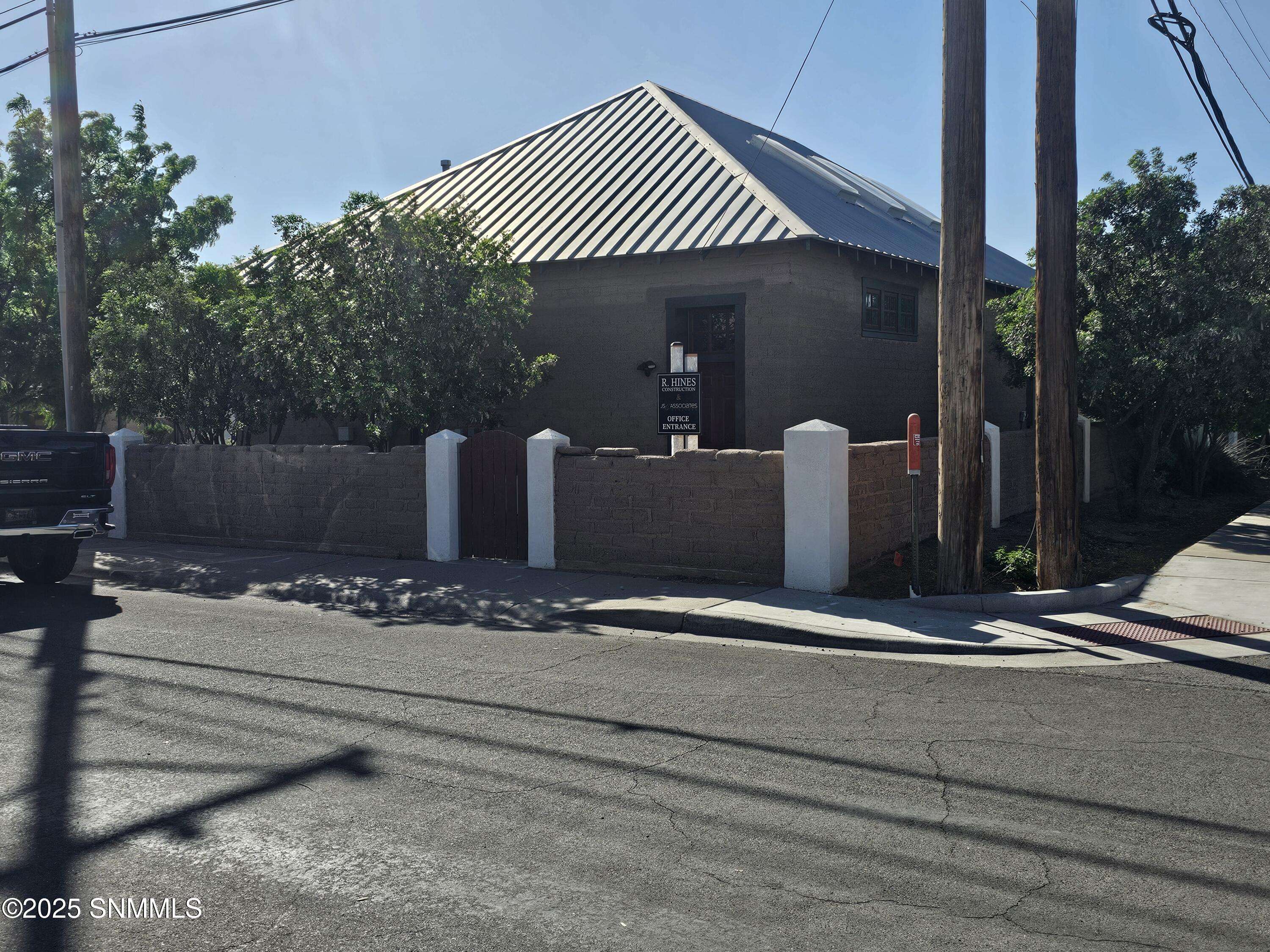 Las Cruces, NM 88005,428 W Griggs AVE