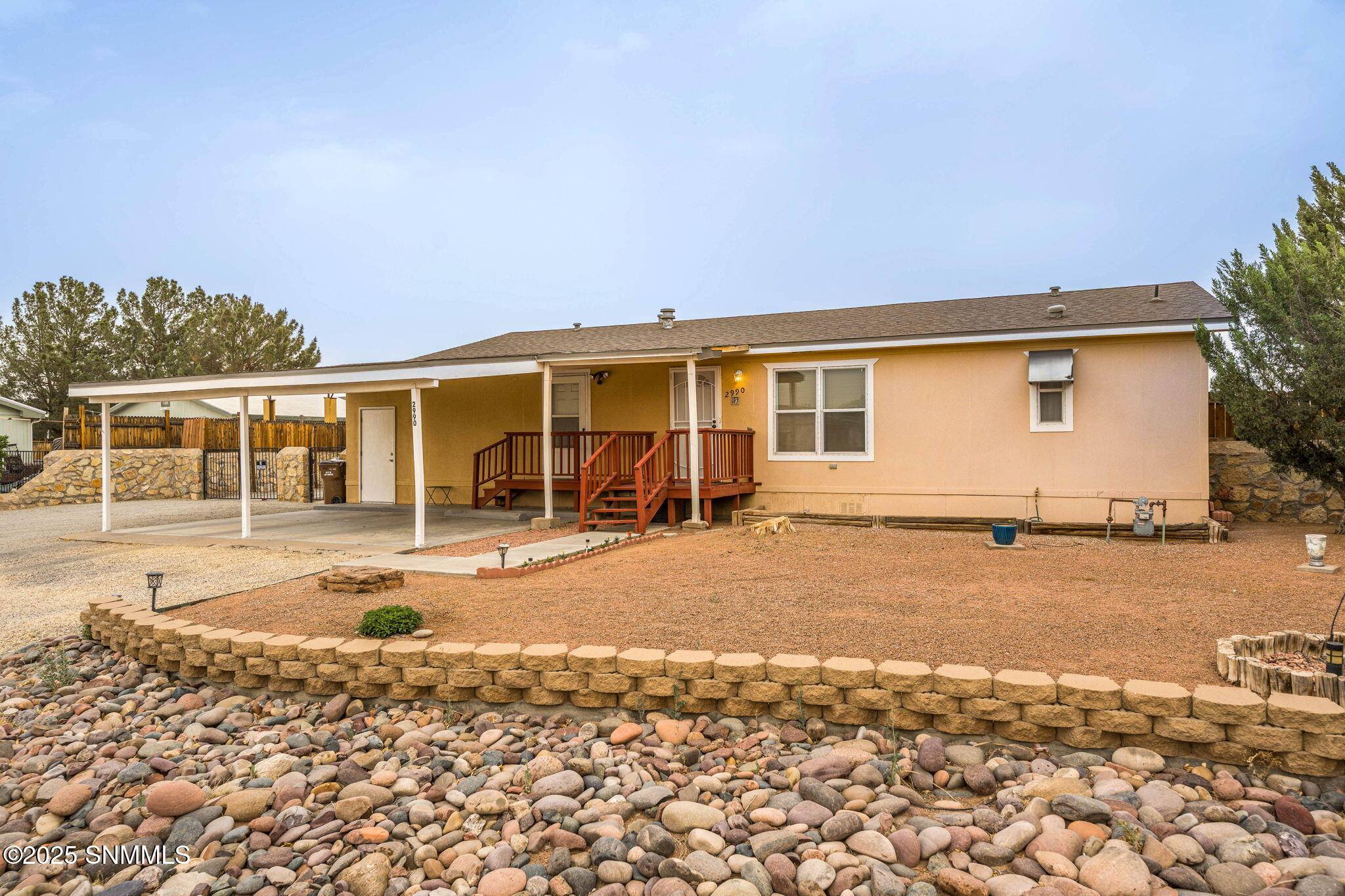 Las Cruces, NM 88007,2990 Petunia LN
