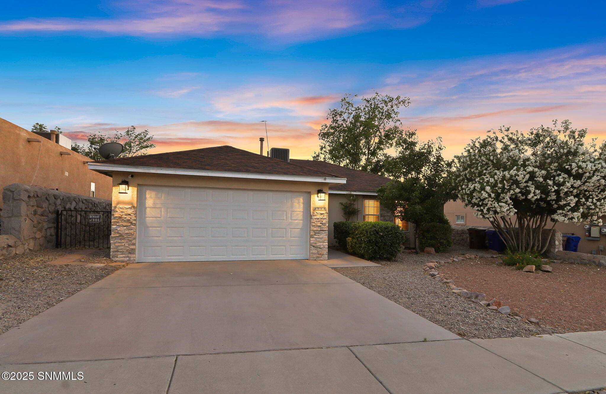 Las Cruces, NM 88011,2211 Dakota DR