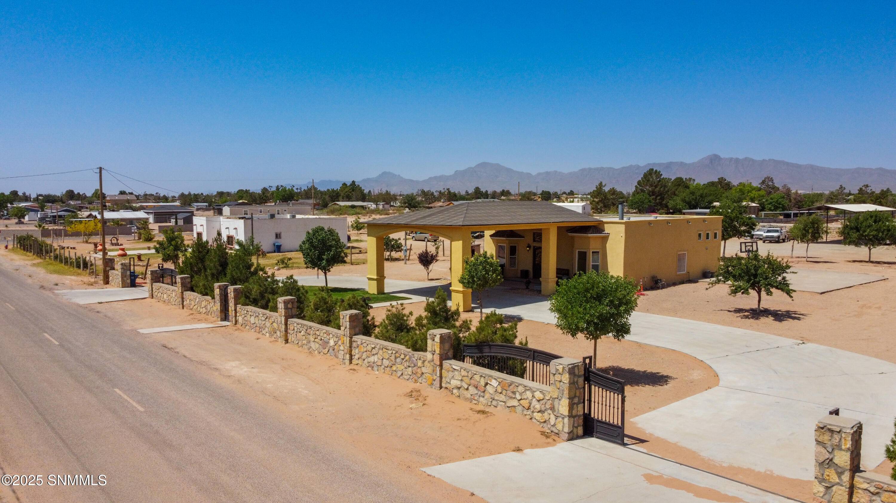 Chaparral, NM 88081,406 Ralph ST