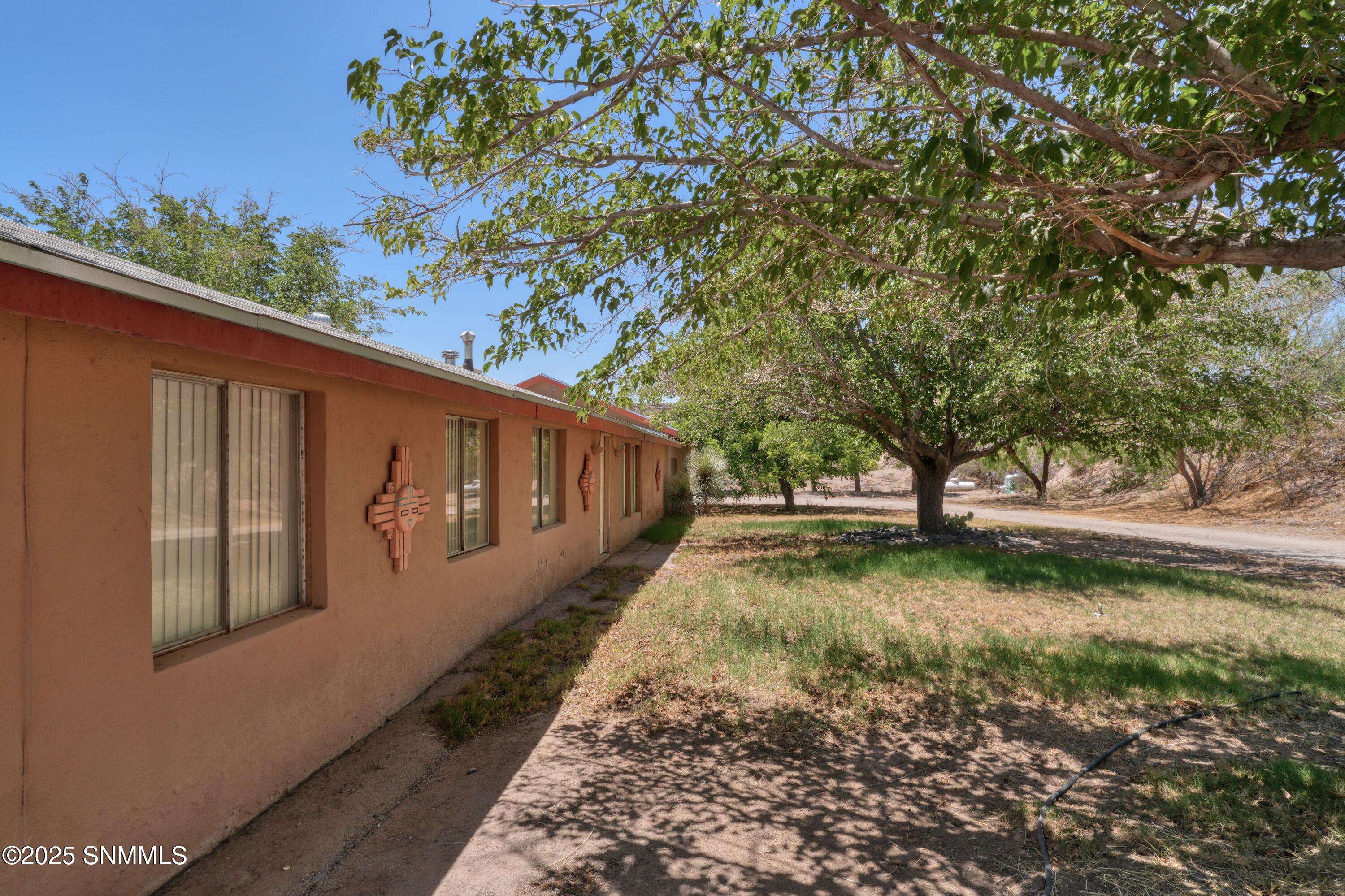 Las Cruces, NM 88007,618 Morton LN