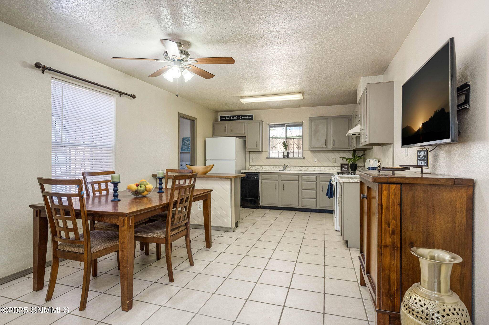 Las Cruces, NM 88001,963 Maple ST