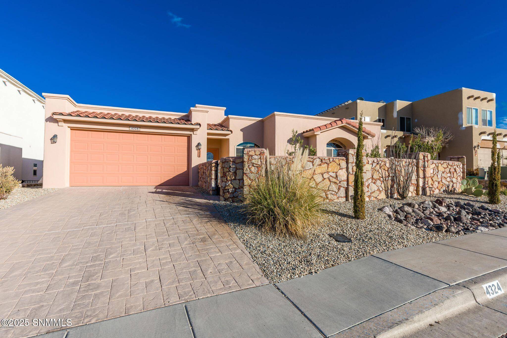 Las Cruces, NM 88011,4324 Calle Bonita