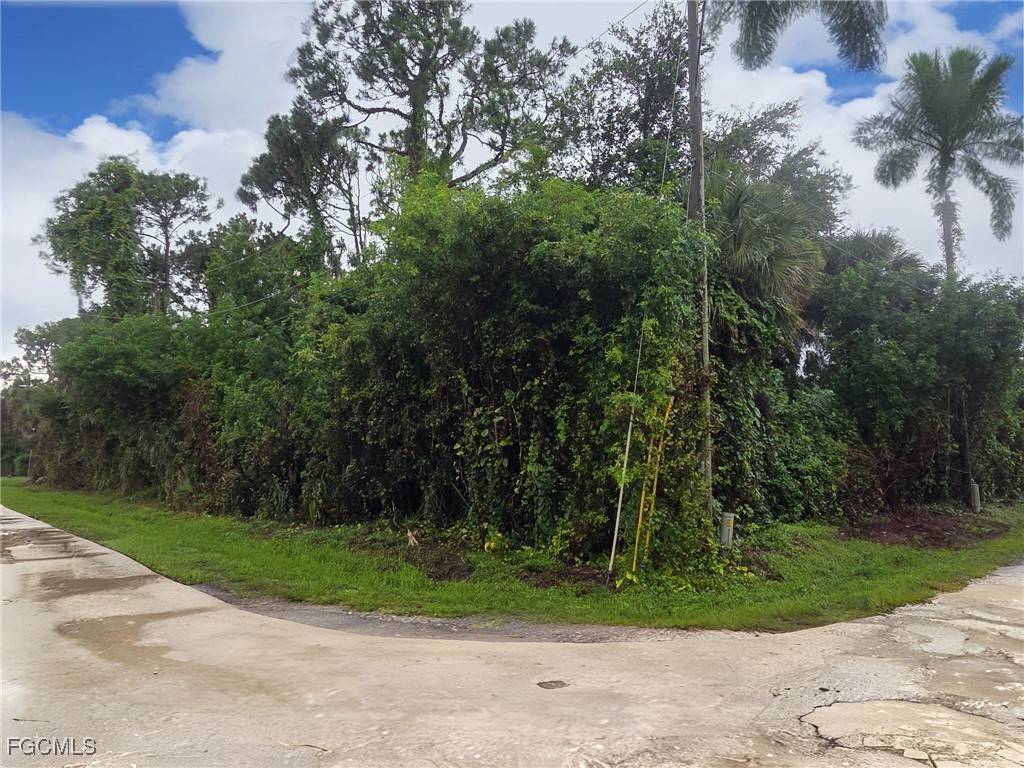 North Fort Myers, FL 33903,523 San Jose ST