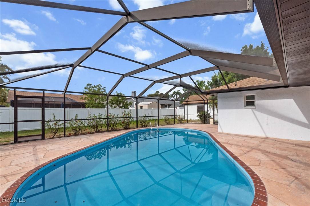 North Fort Myers, FL 33903,8487 Jenny Cae LN