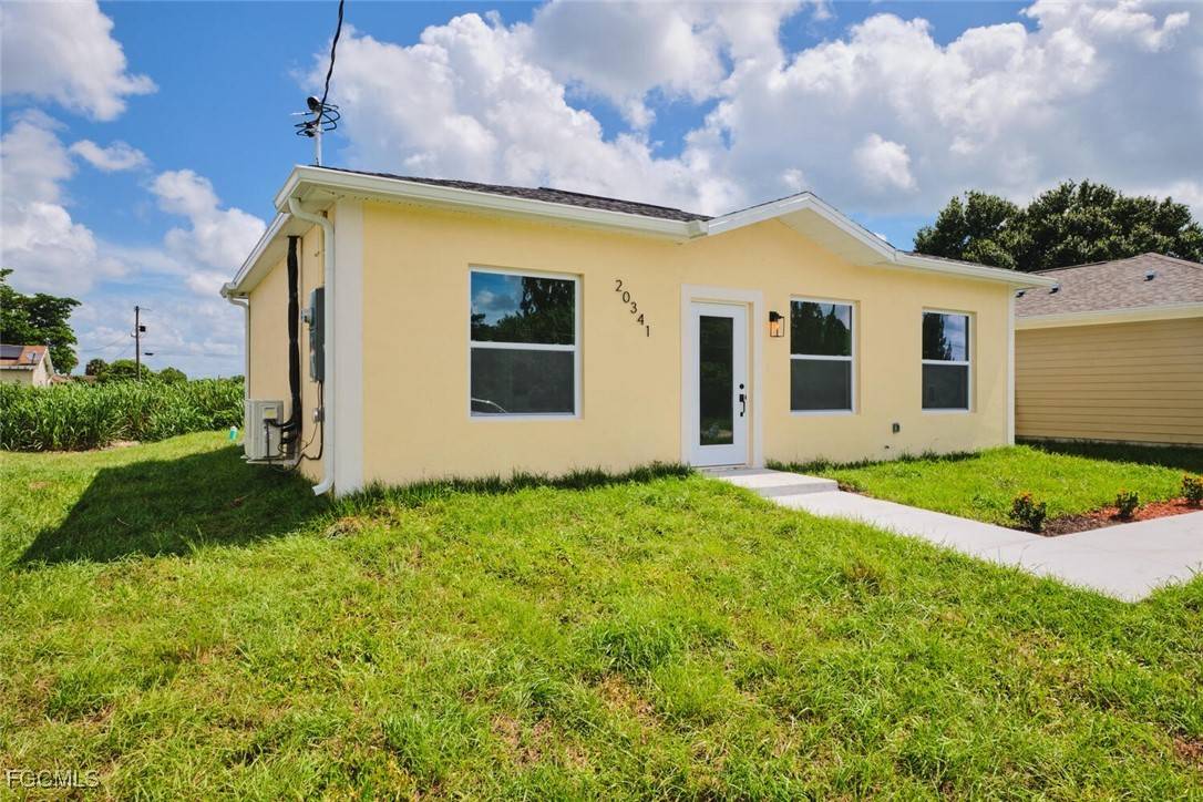 Alva, FL 33920,23041 Roundtree AVE E