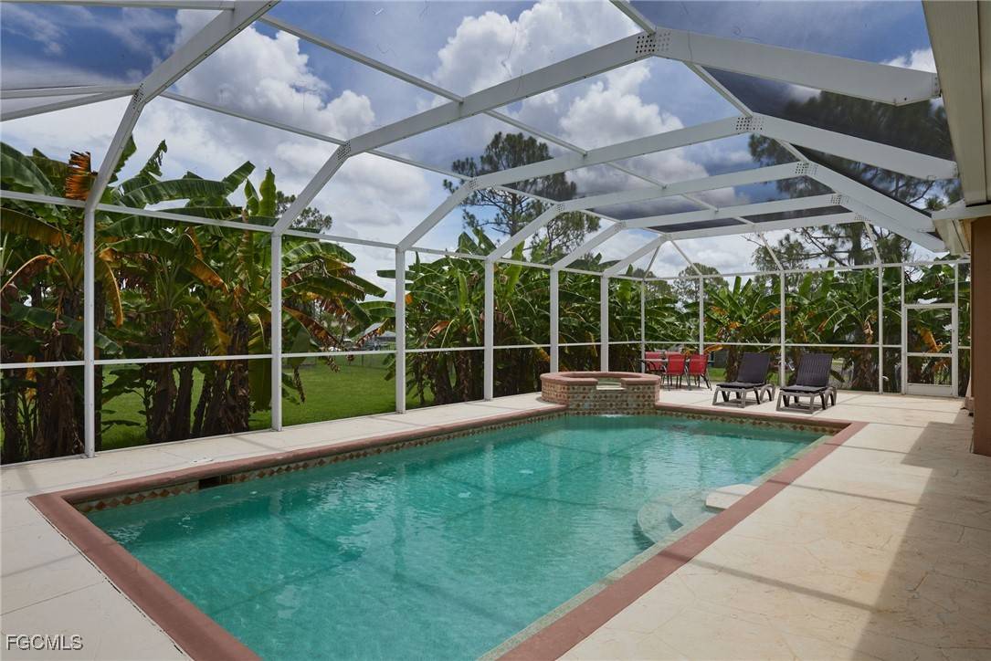Naples, FL 34120,Address not disclosed