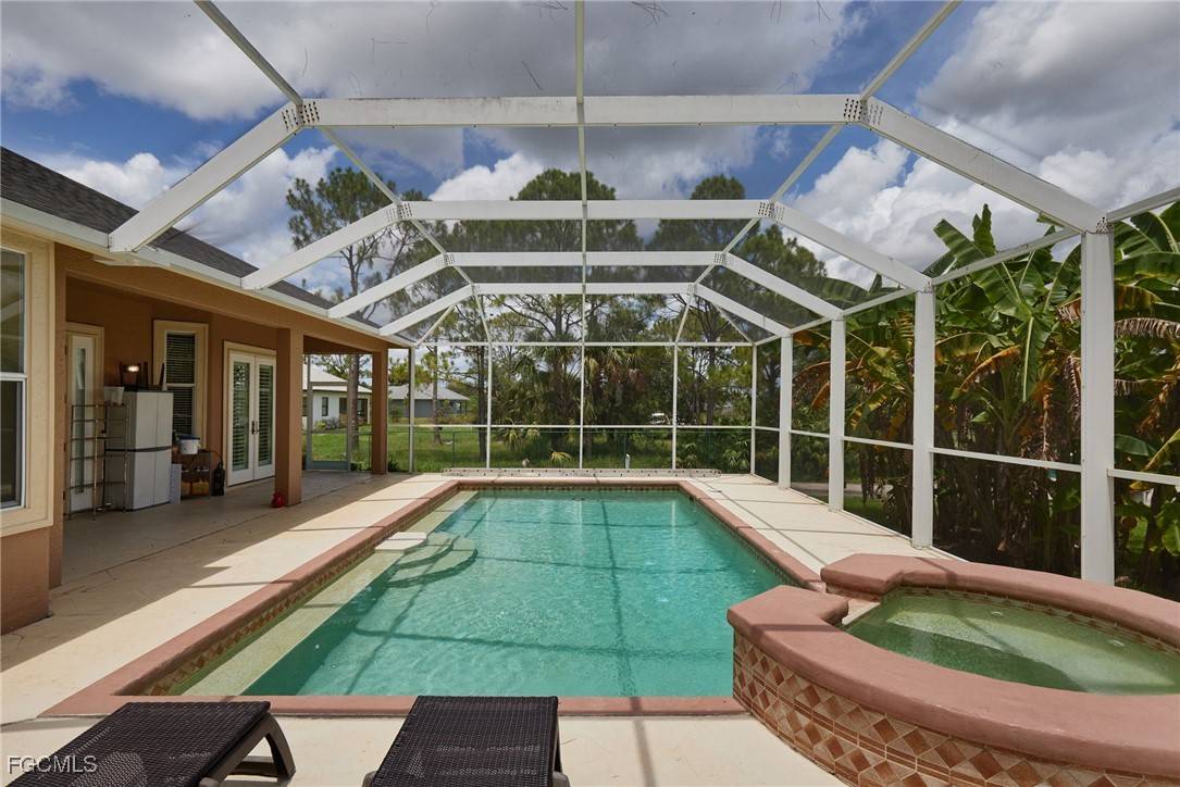 Naples, FL 34120,Address not disclosed
